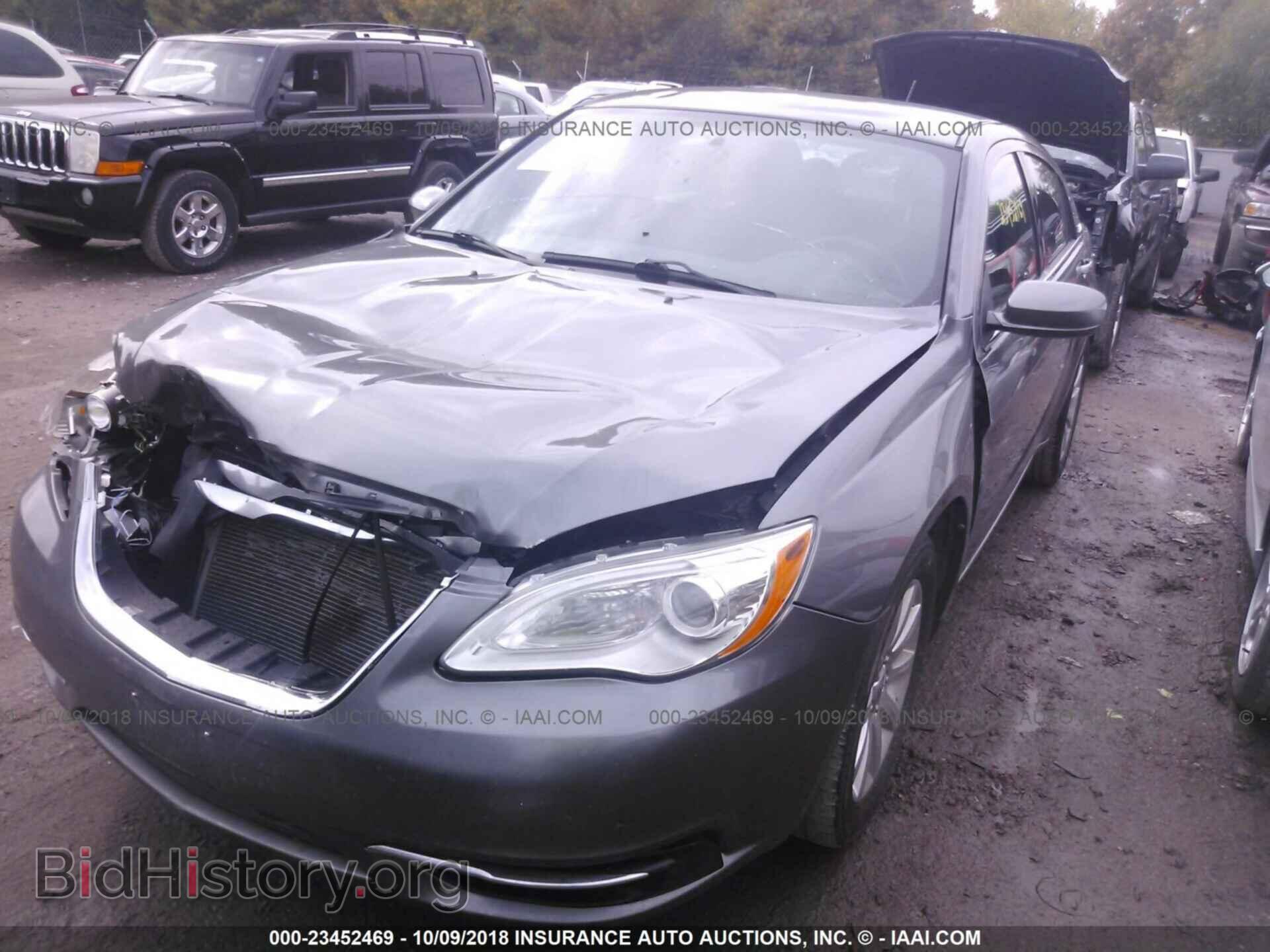 2013 Chrysler 200 - VIN: 1C3CCBBB9DN539387 - Фото 2