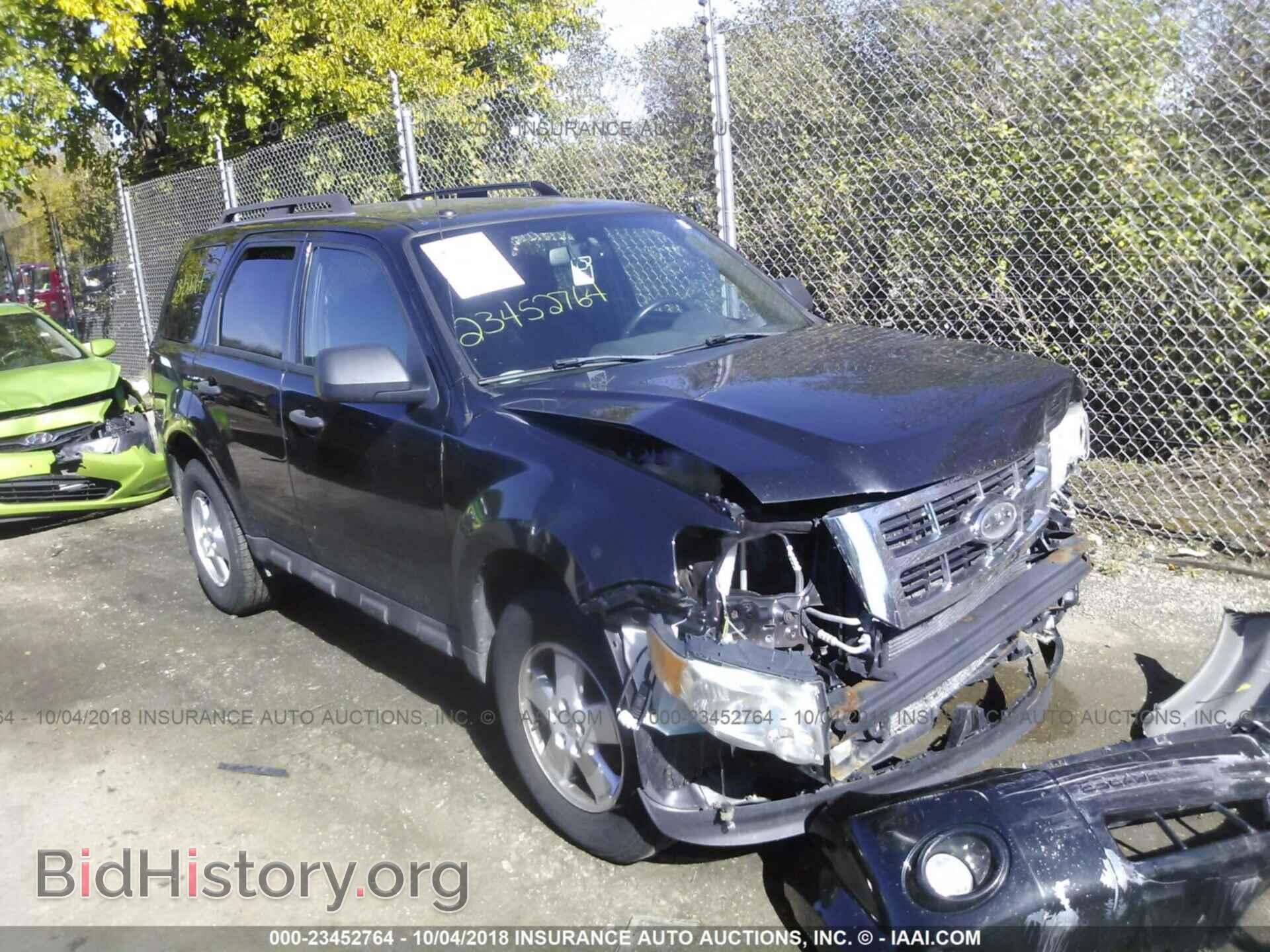 Photo 1FMCU0D74BKB35106 - Ford Escape 2011