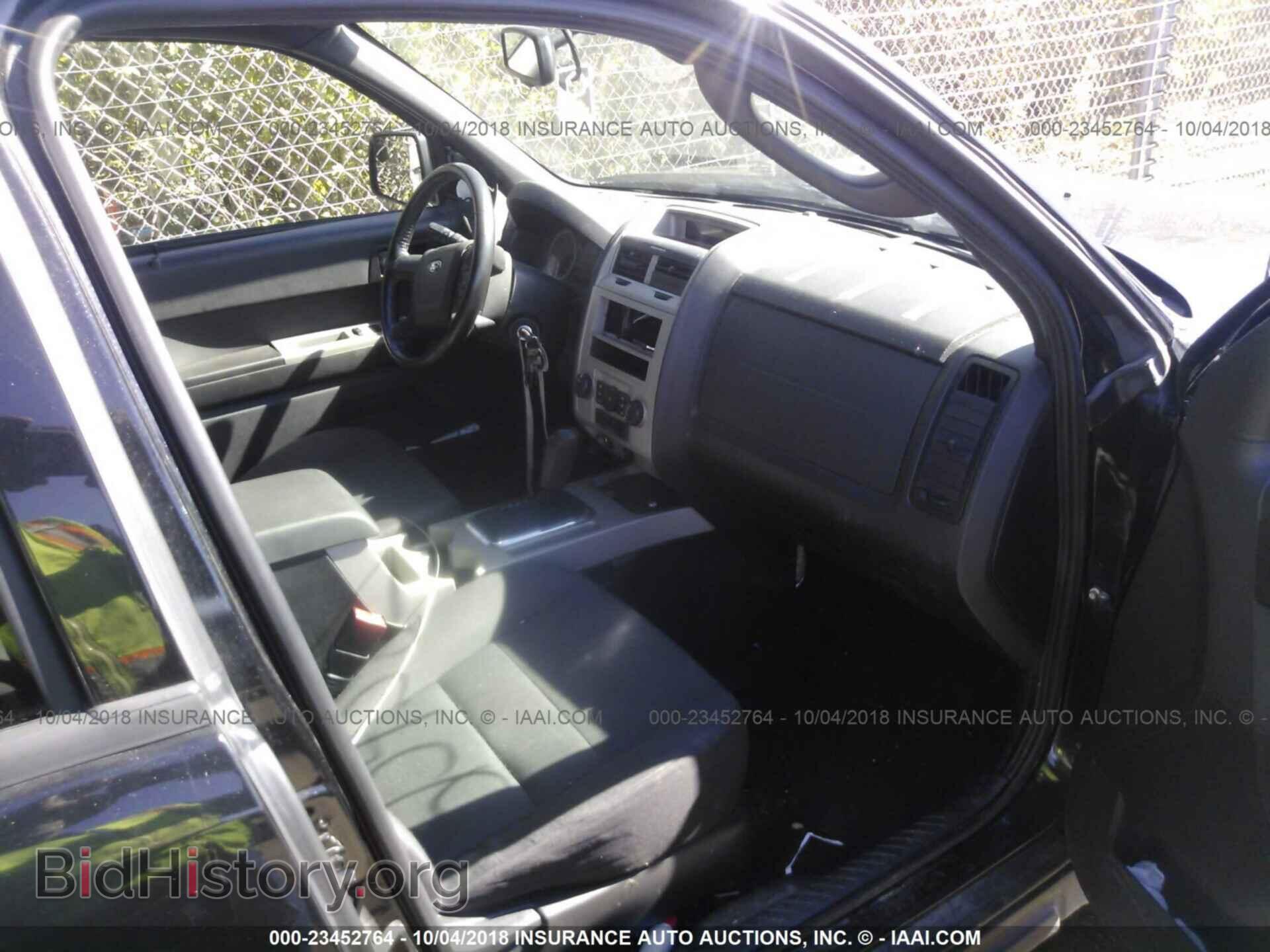 2011 Ford Escape - VIN: 1FMCU0D74BKB35106 - Фото 5