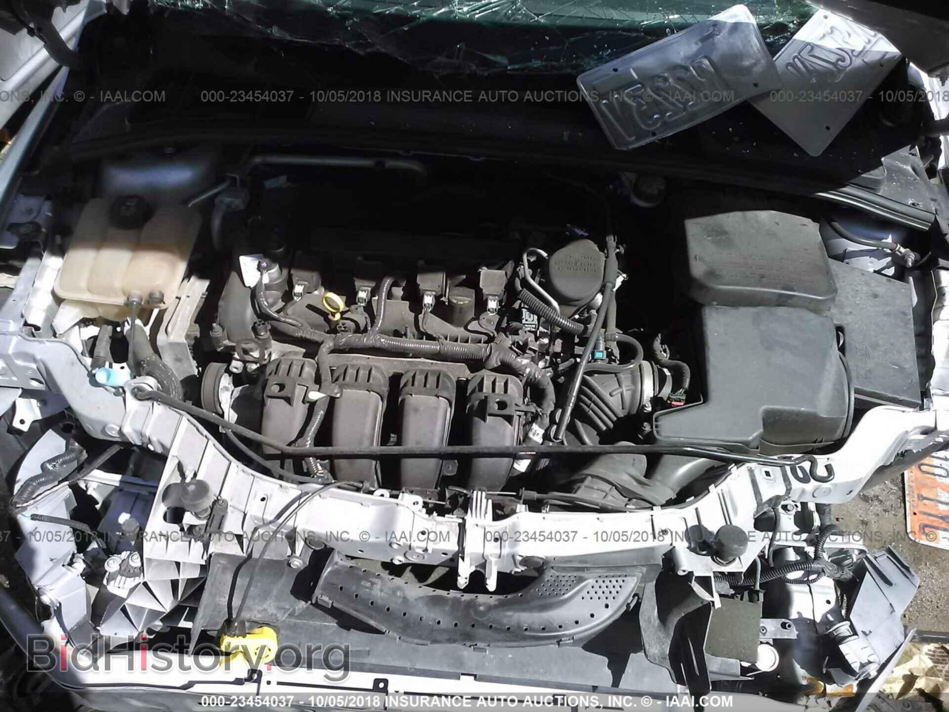 2016 Ford Focus - VIN: 1FADP3F27GL298021 - Photo 10
