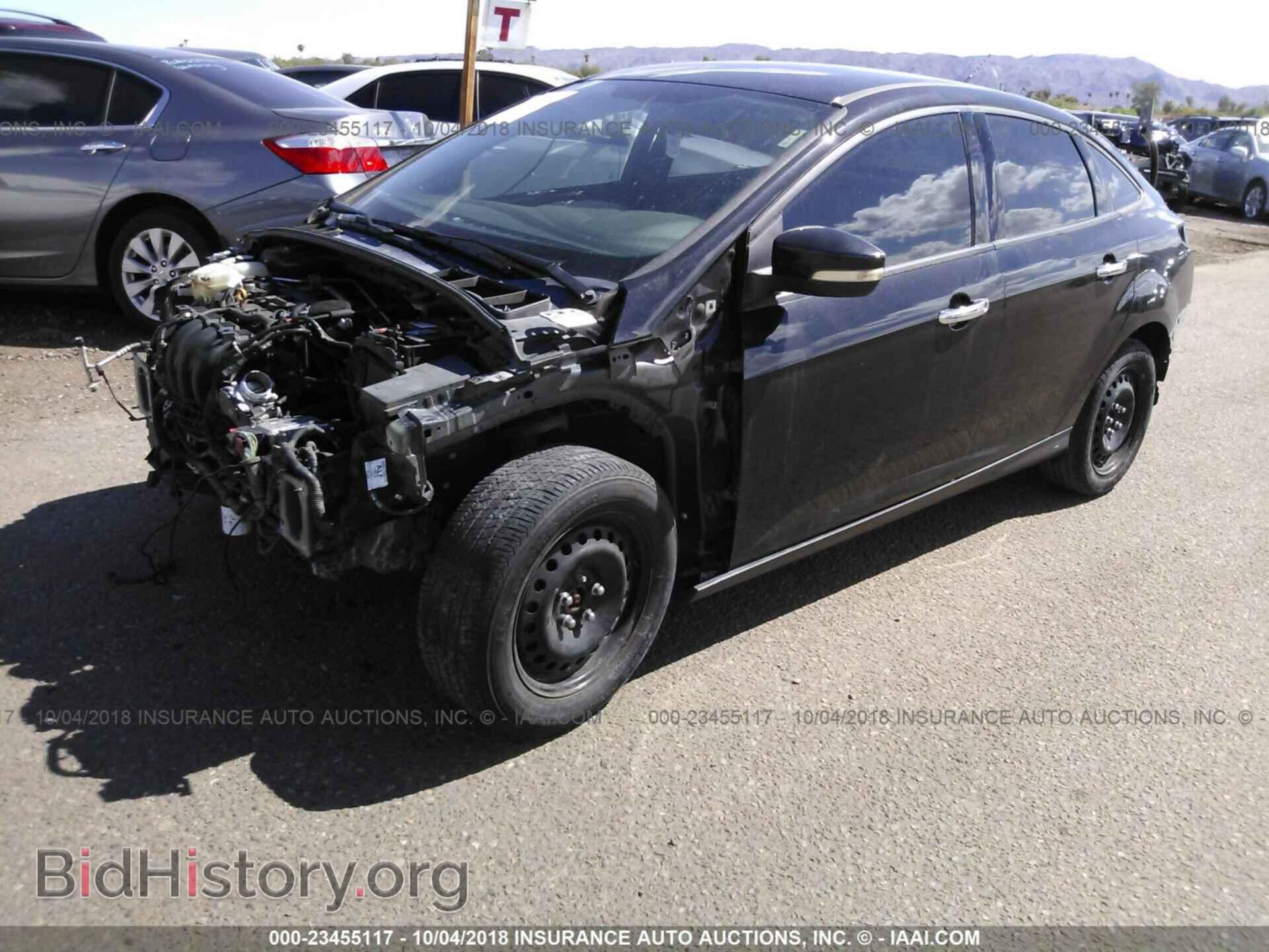 2013 Ford Focus - VIN: 1FADP3F20DL164317 - Фото 2