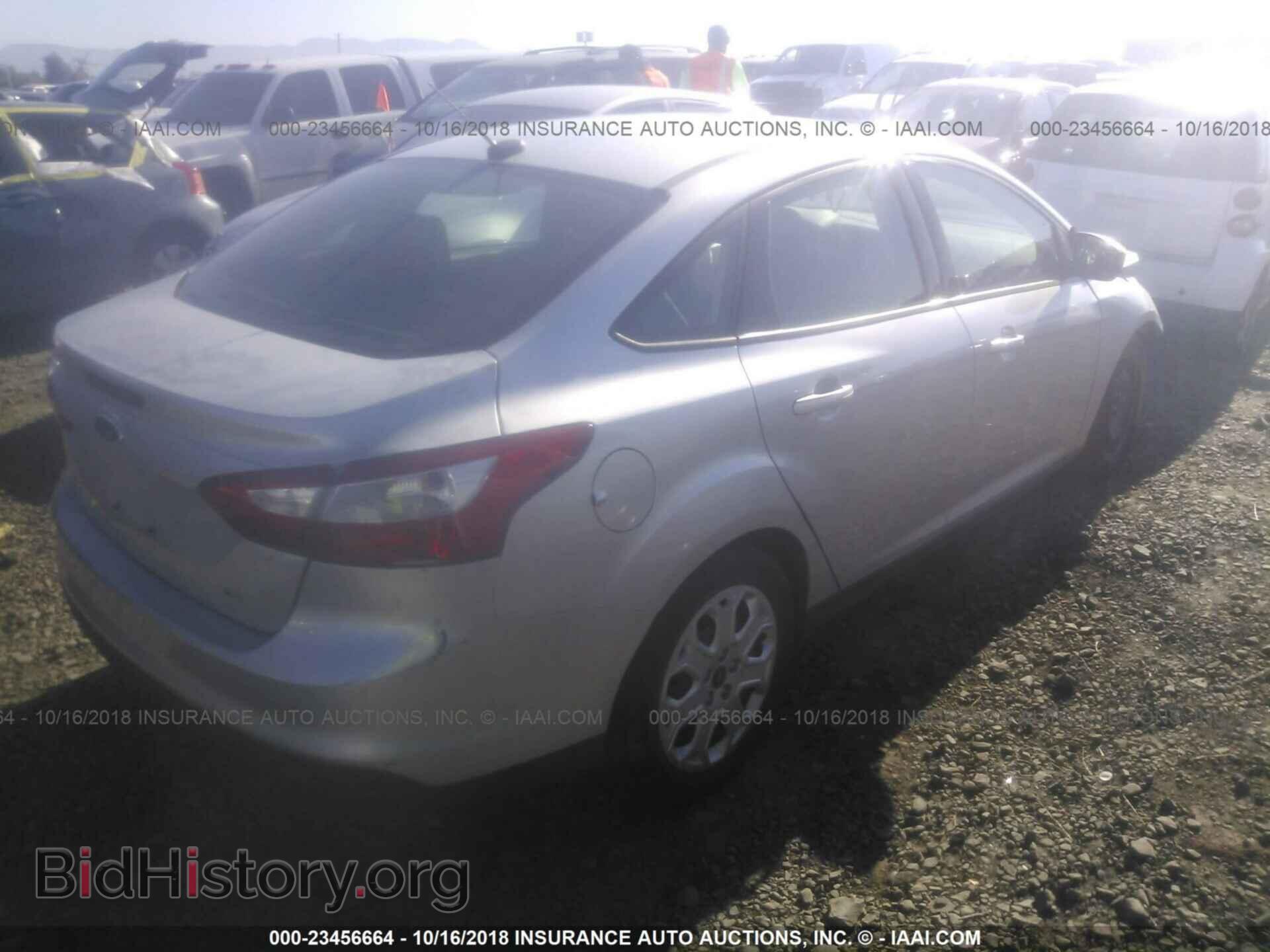 2012 Ford Focus - VIN: 1FAHP3F23CL430073 - Photo 4