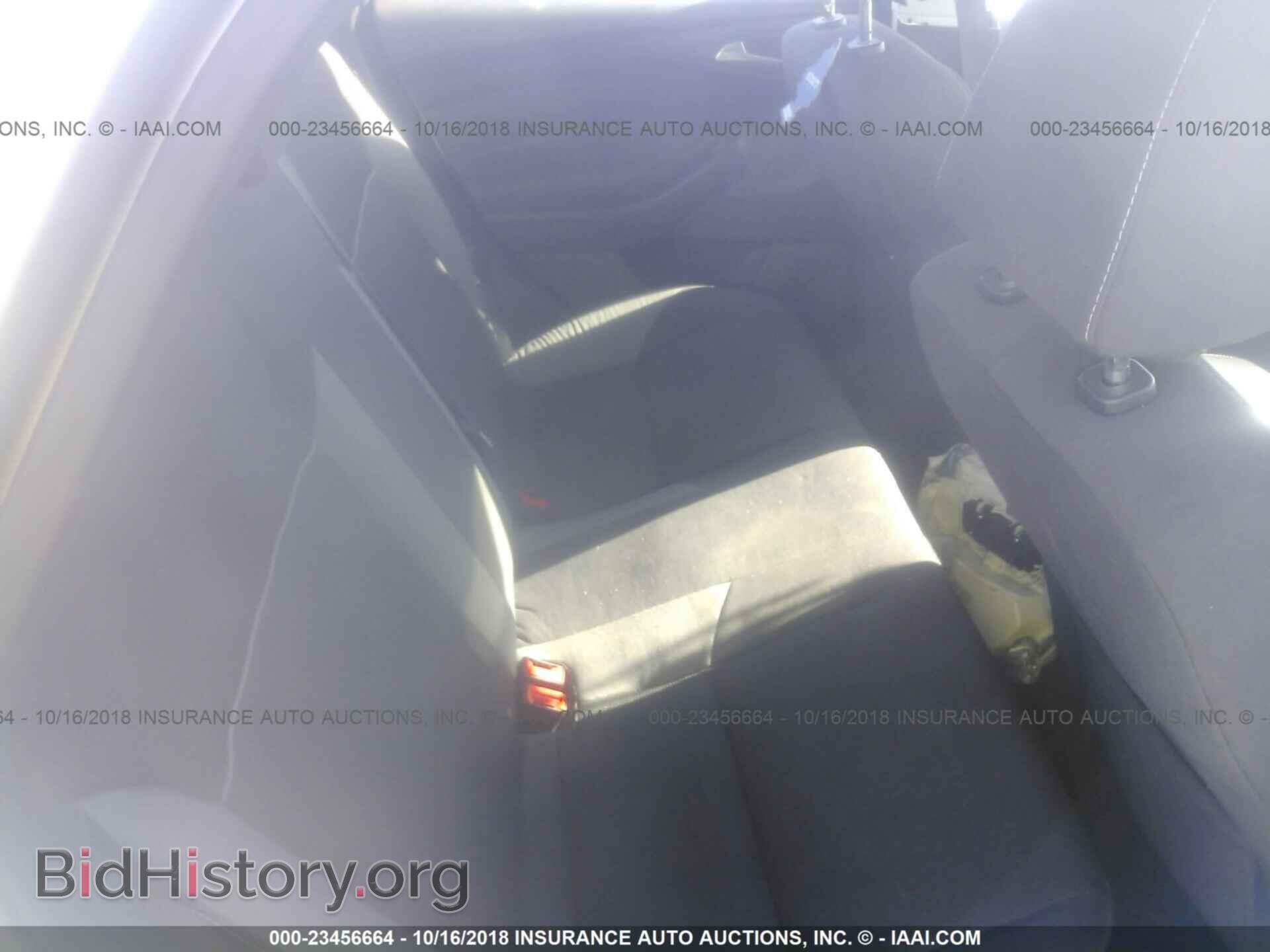 2012 Ford Focus - VIN: 1FAHP3F23CL430073 - Photo 8