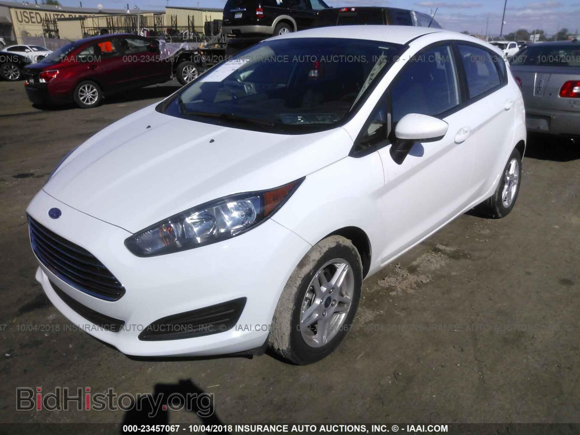 2018 Ford Fiesta - VIN: 3FADP4EJ7JM113406 - Фото 2