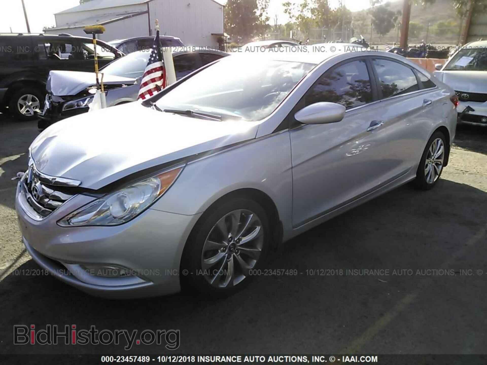 2012 Hyundai Sonata - VIN: 5NPEC4AB0CH405156 - Фото 2