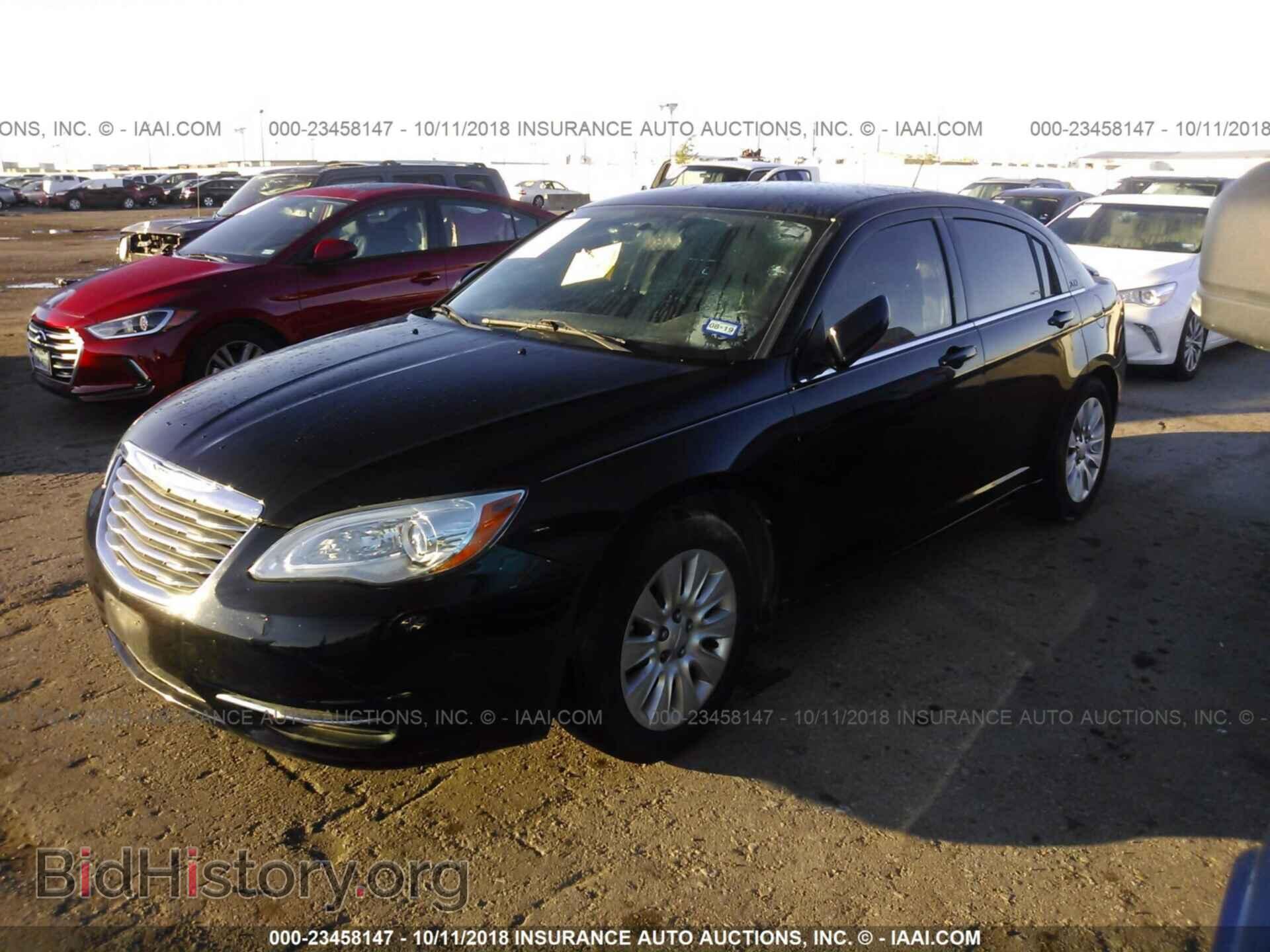 2013 Chrysler 200 - VIN: 1C3CCBAB4DN657090 - Photo 2