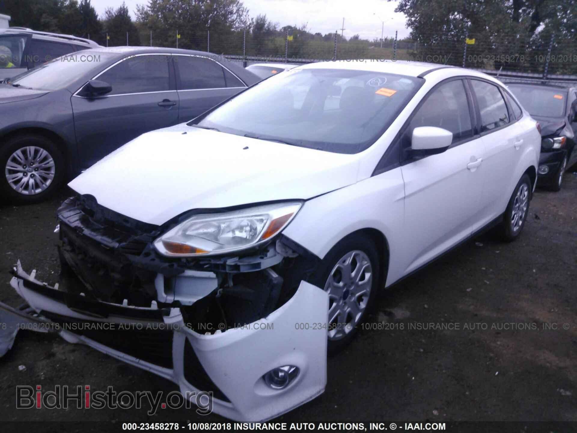 2012 Ford Focus - VIN: 1FAHP3F2XCL454709 - Photo 2