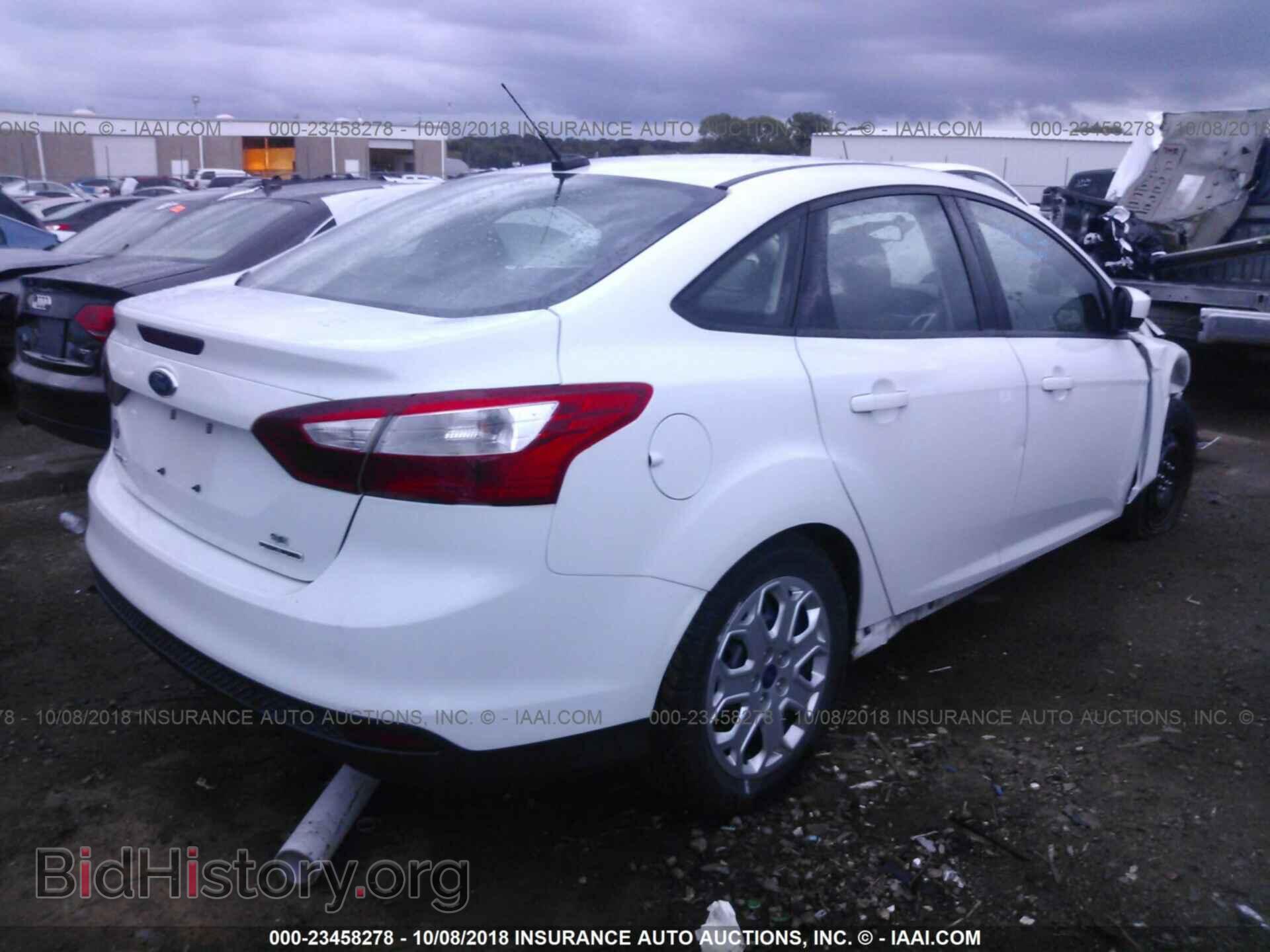 2012 Ford Focus - VIN: 1FAHP3F2XCL454709 - Photo 4