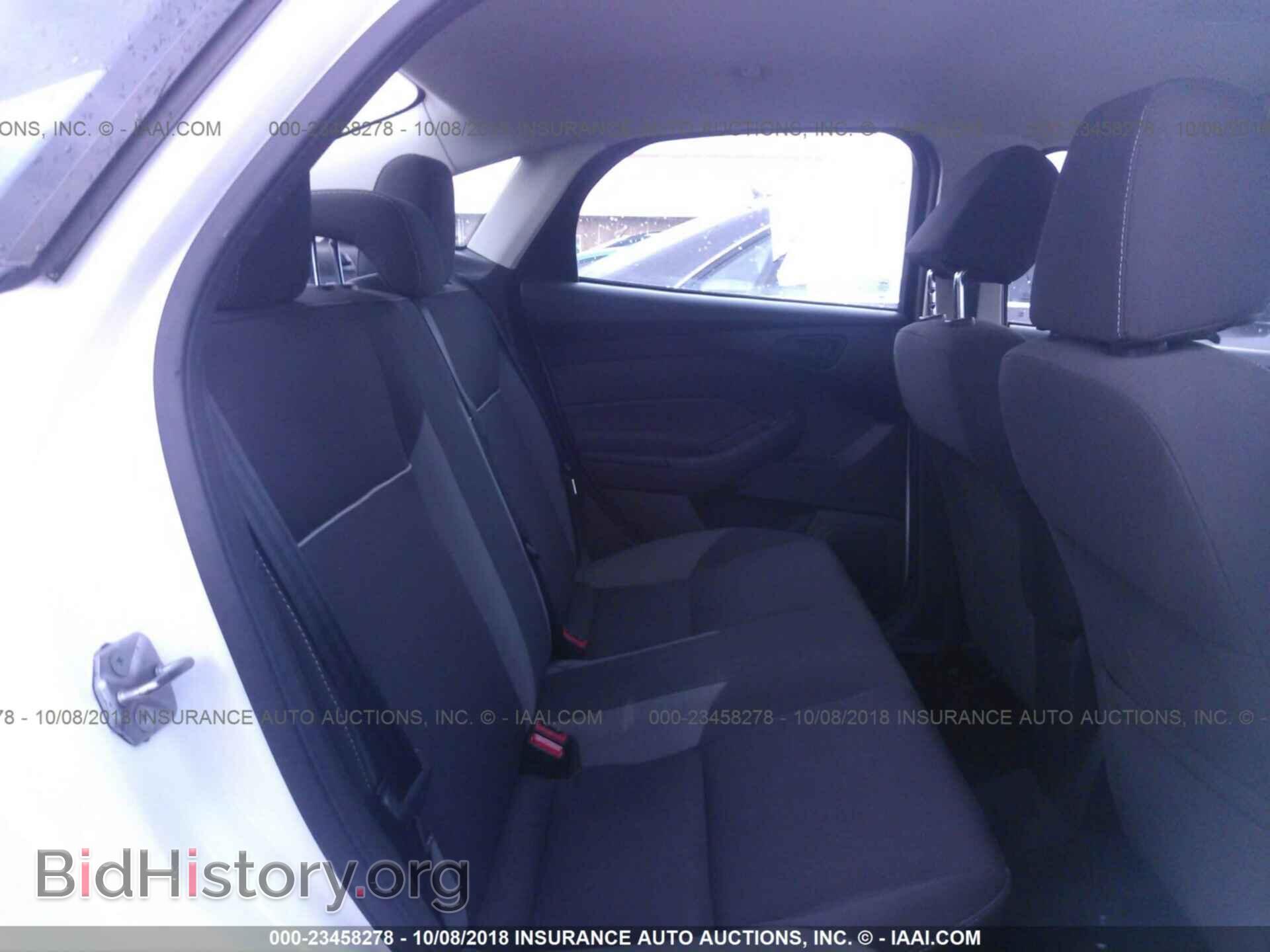 2012 Ford Focus - VIN: 1FAHP3F2XCL454709 - Photo 8
