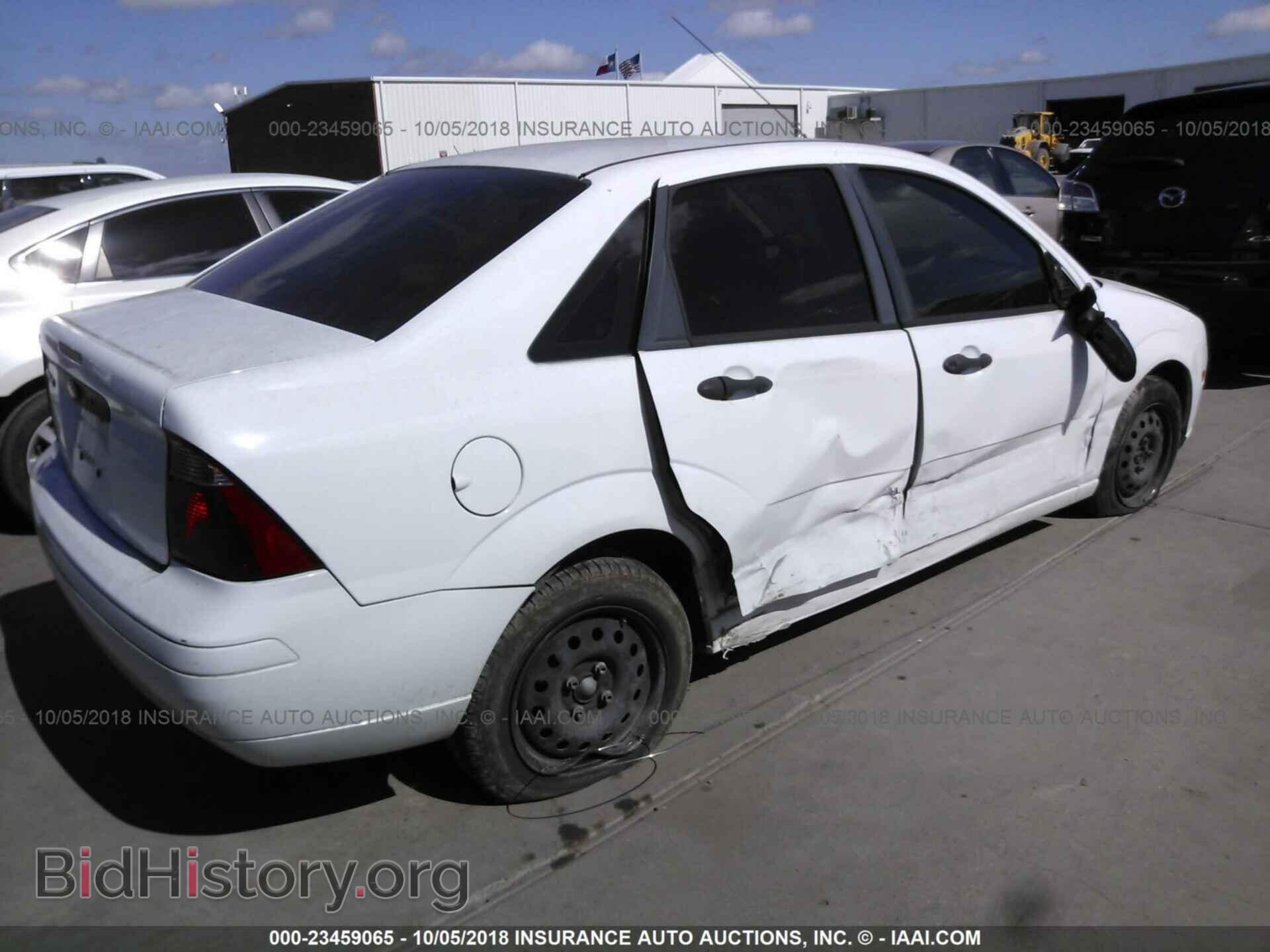 2007 FORD FOCUS - VIN: 1FAFP34N47W295579 - Photo 4