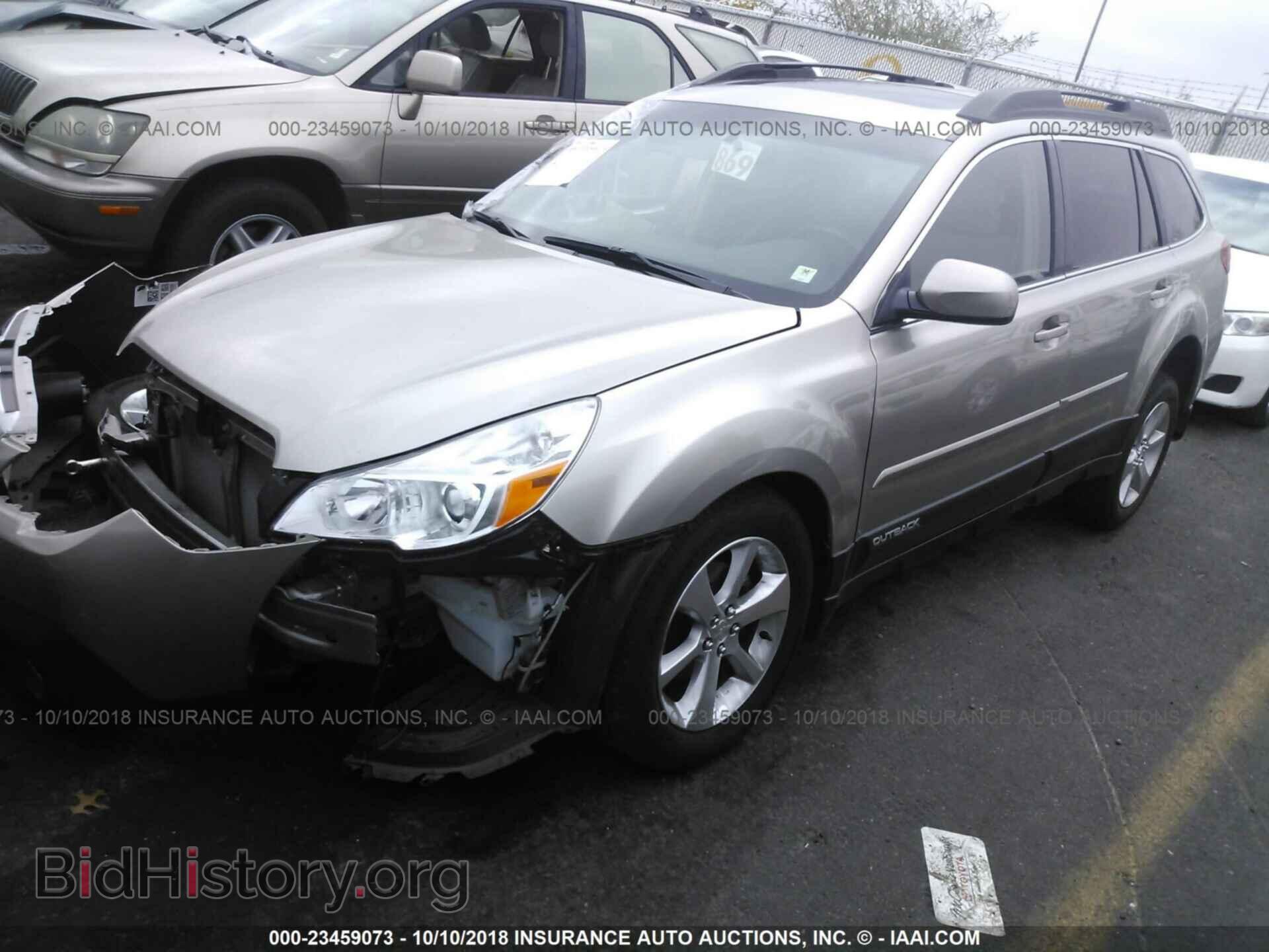 2014 Subaru Outback - VIN: 4S4BRBMC6E3321458 - Фото 2