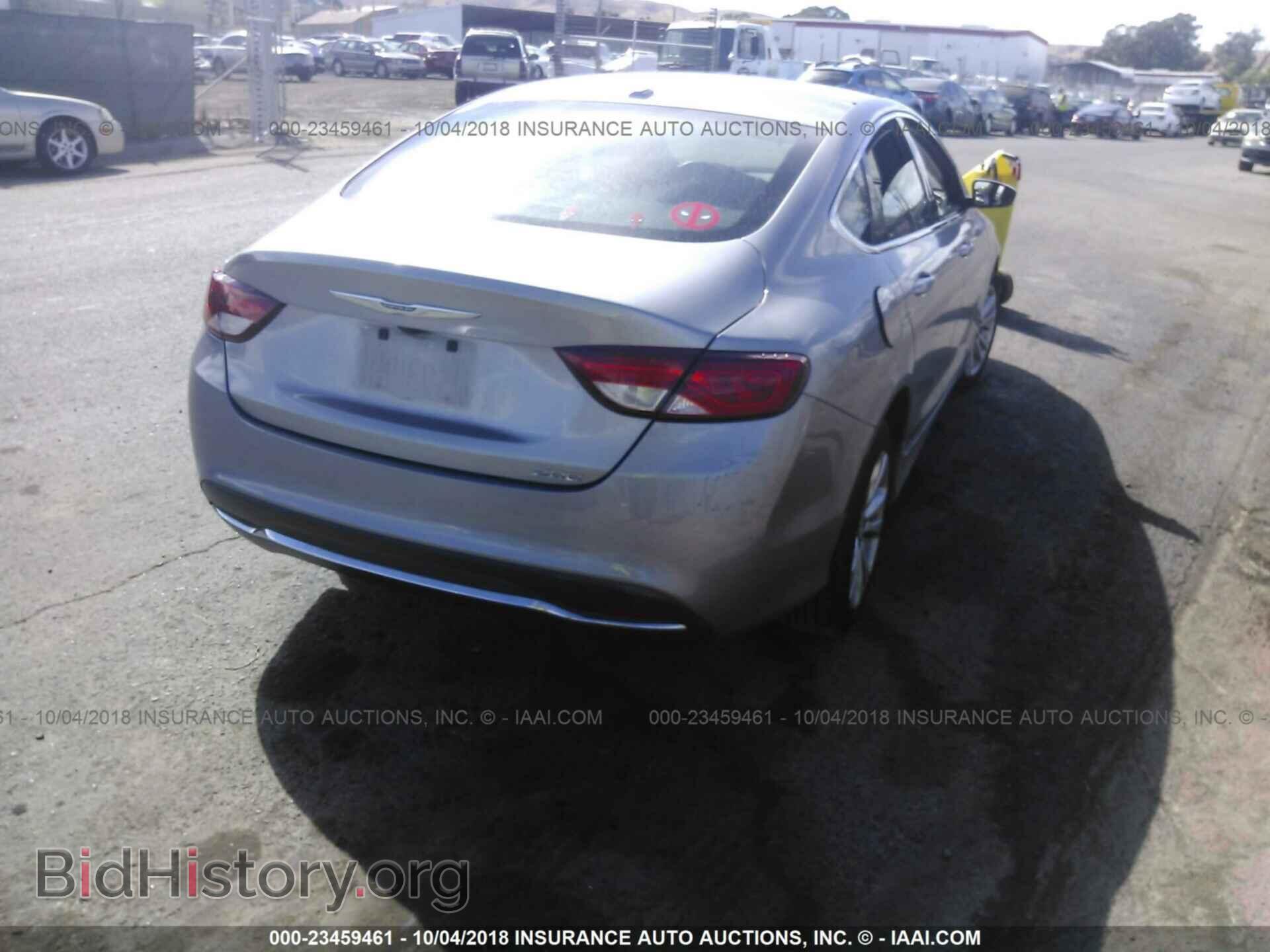 2016 Chrysler 200 - VIN: 1C3CCCAB5GN106323 - Photo 4