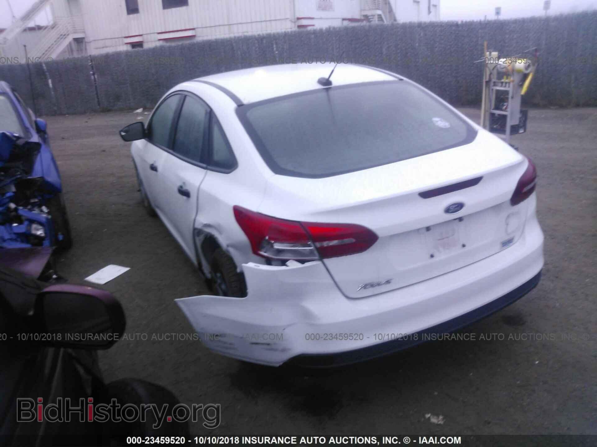 2017 Ford Focus - VIN: 1FADP3E24HL294530 - Фото 3