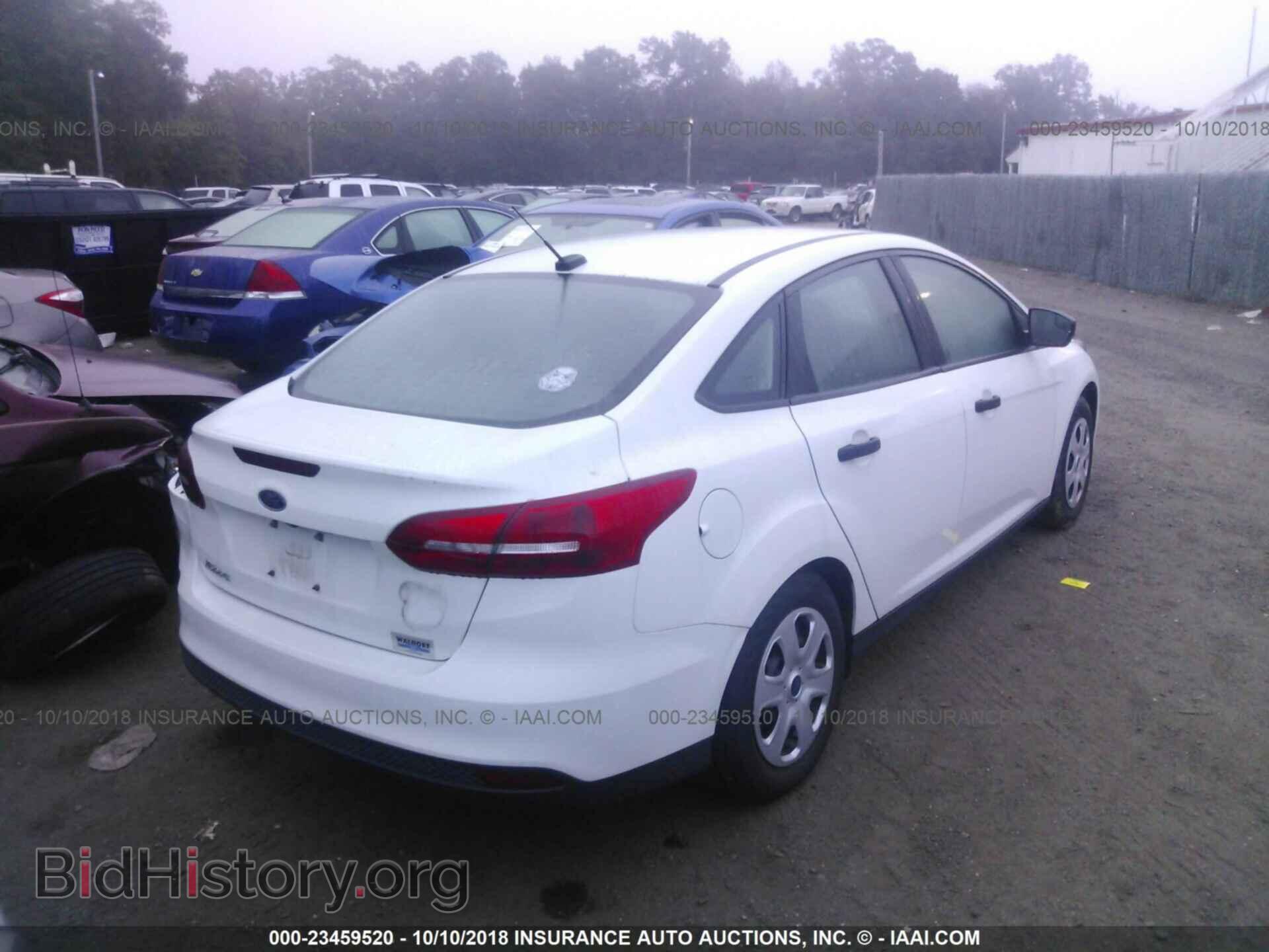 2017 Ford Focus - VIN: 1FADP3E24HL294530 - Фото 4