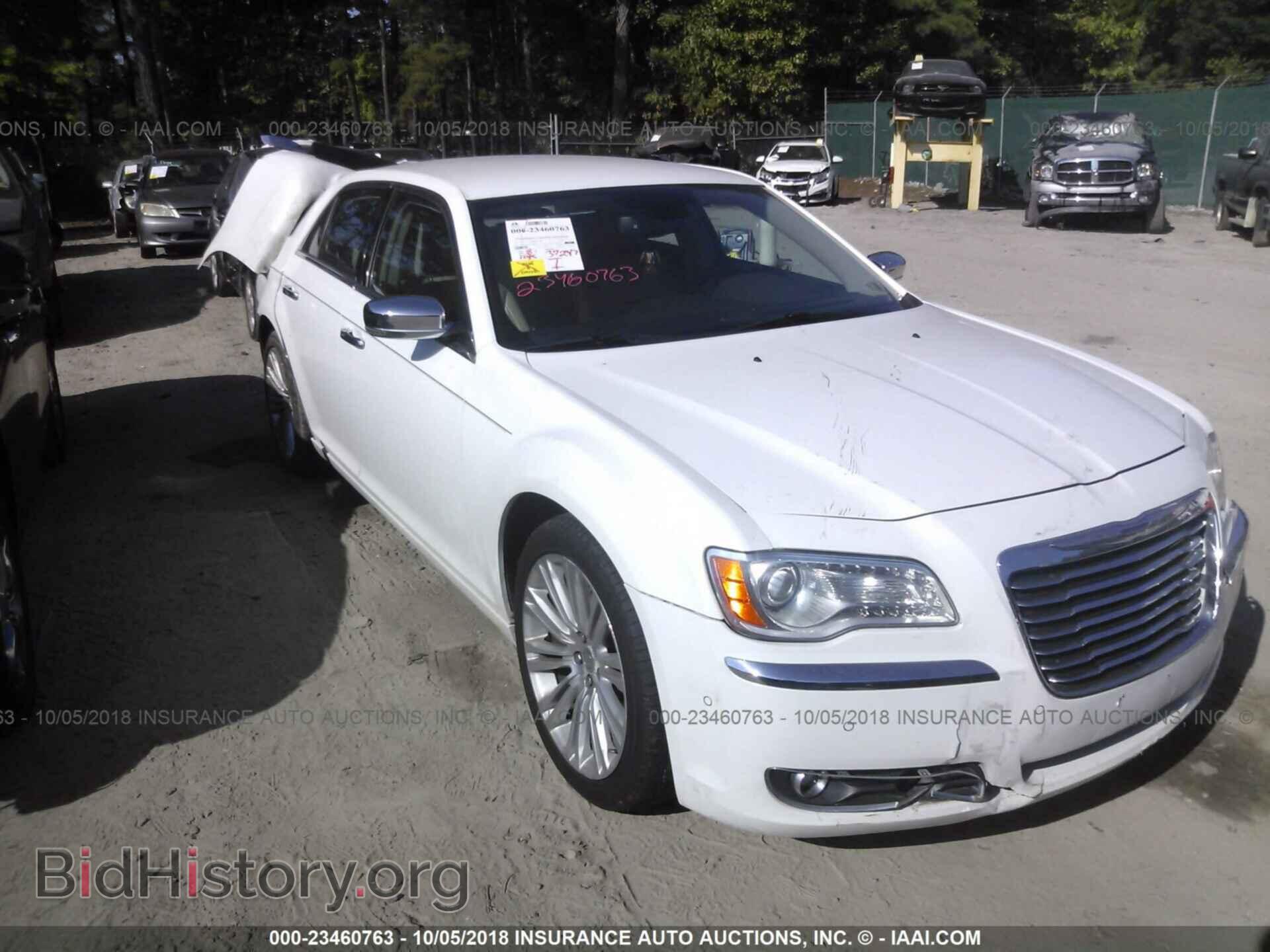 Photo 2C3CA5CG7BH584366 - CHRYSLER 300 2011