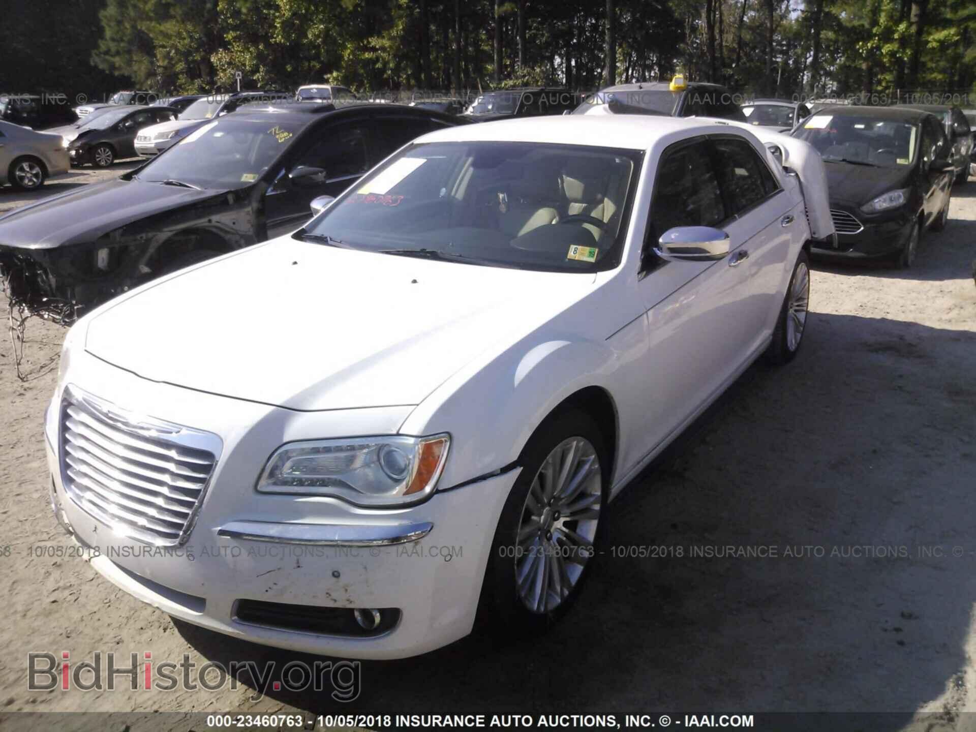 2011 CHRYSLER 300 - VIN: 2C3CA5CG7BH584366 - Фото 2