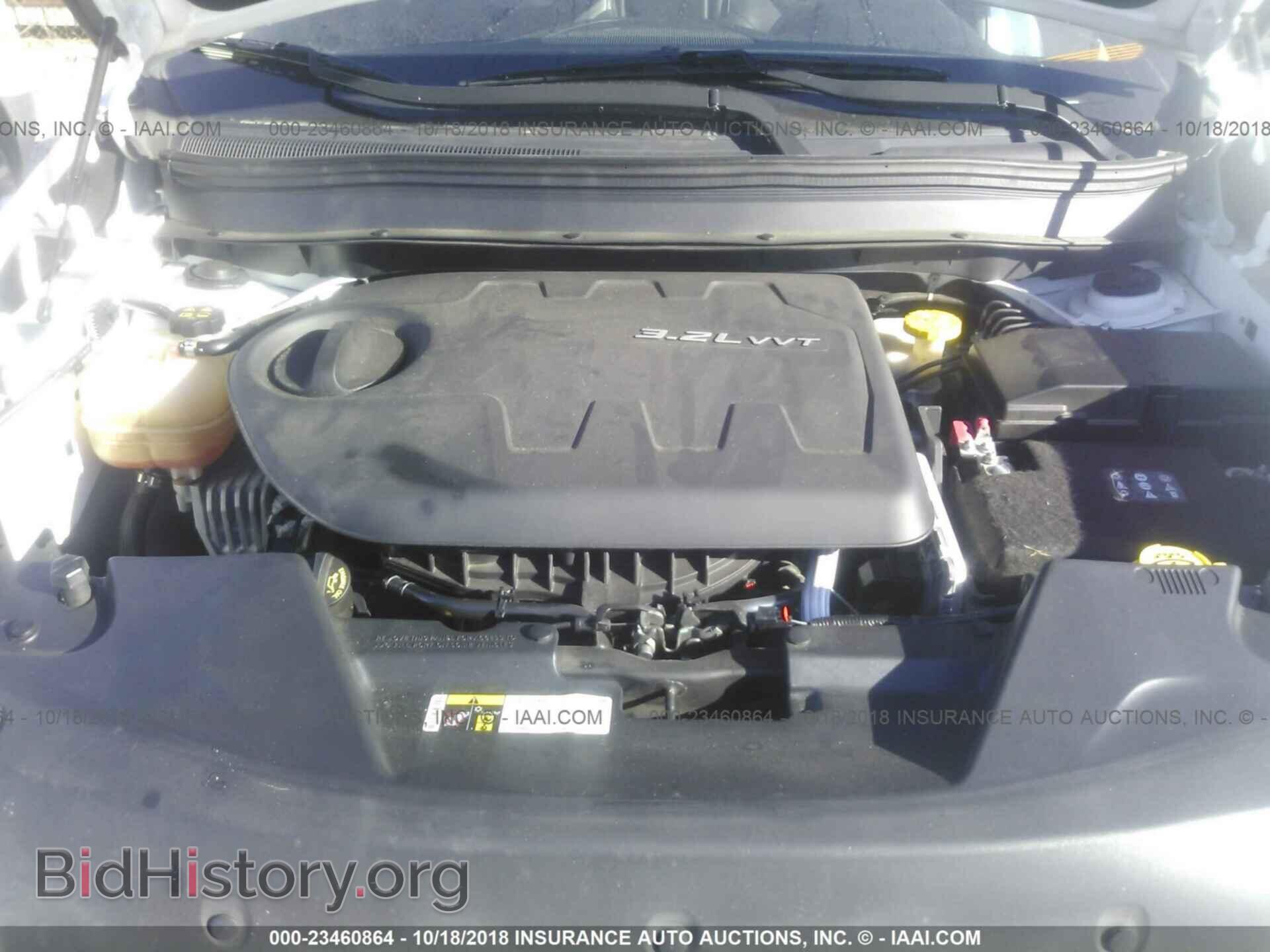 2014 Jeep Cherokee - VIN: 1C4PJLDS8EW241737 - Photo 10