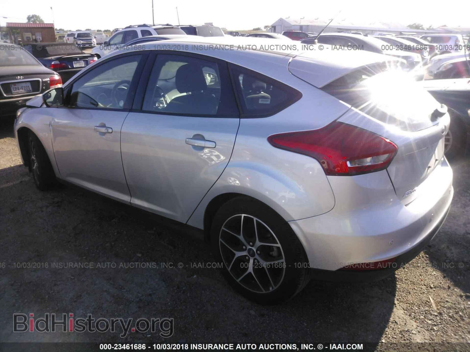 2017 Ford Focus - VIN: 1FADP3M24HL264557 - Photo 3