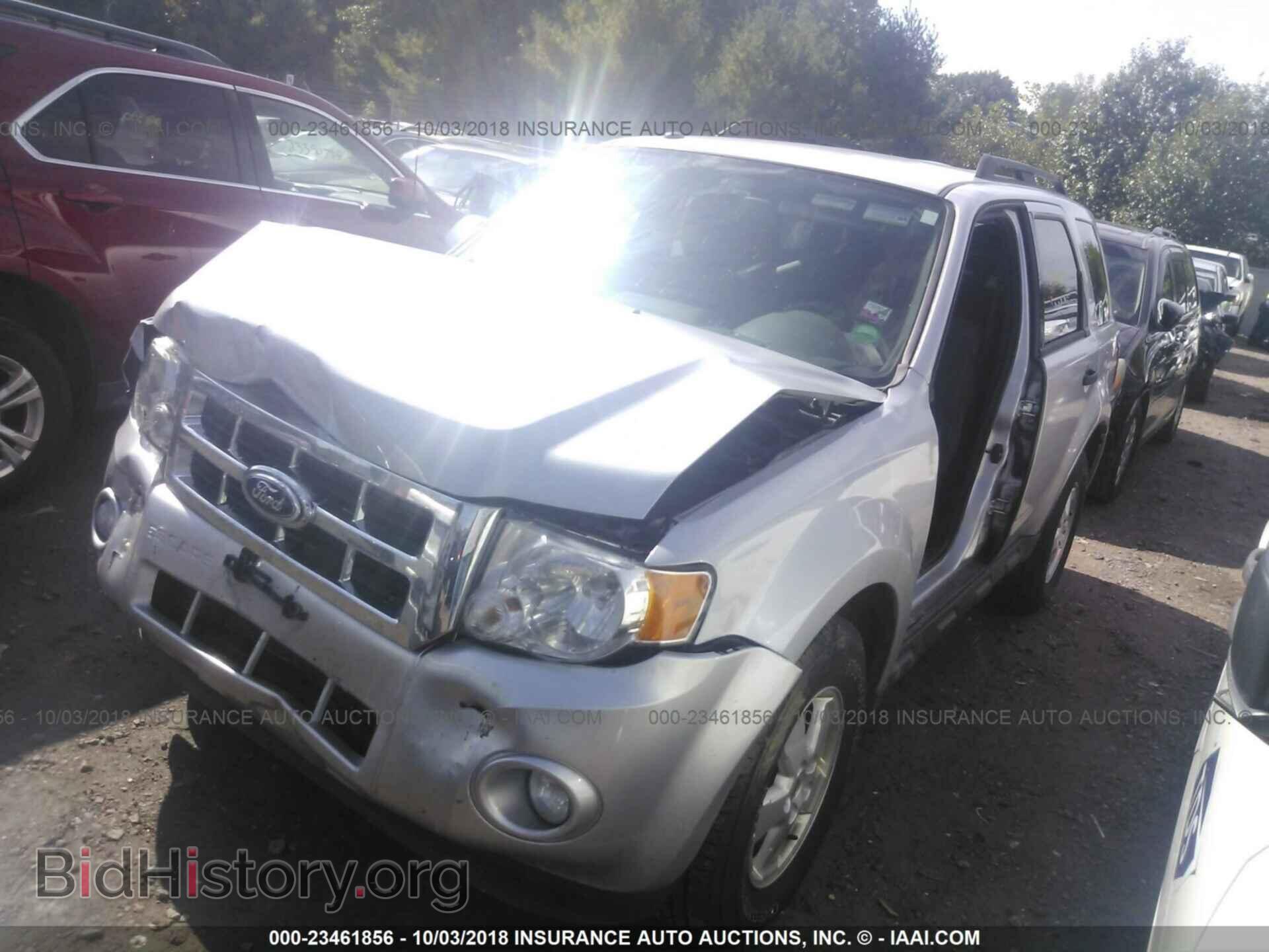 2012 Ford Escape - VIN: 1FMCU9DG1CKC70615 - Photo 2