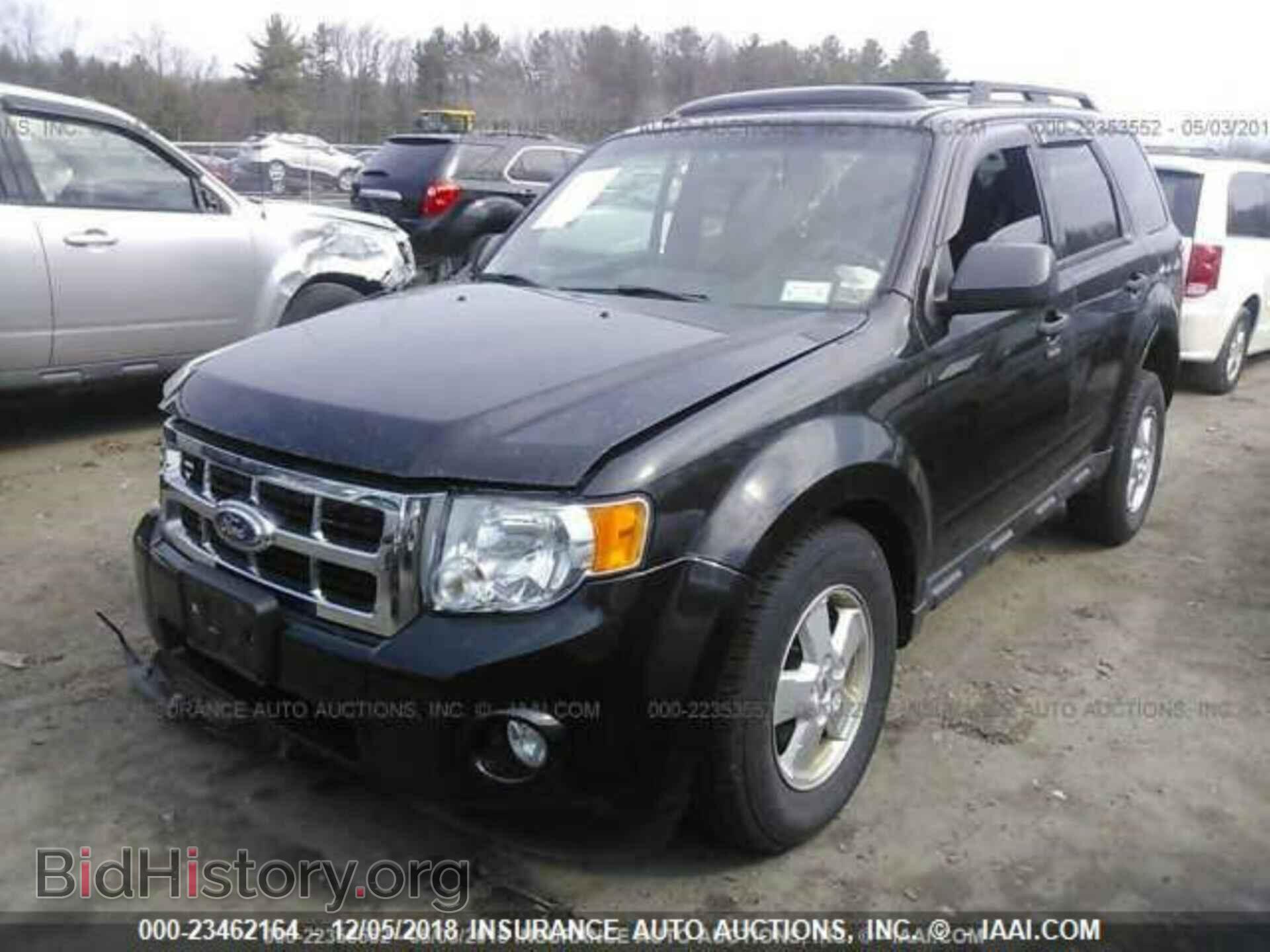 2011 Ford Escape - VIN: 1FMCU9DG6BKB08686 - Photo 2