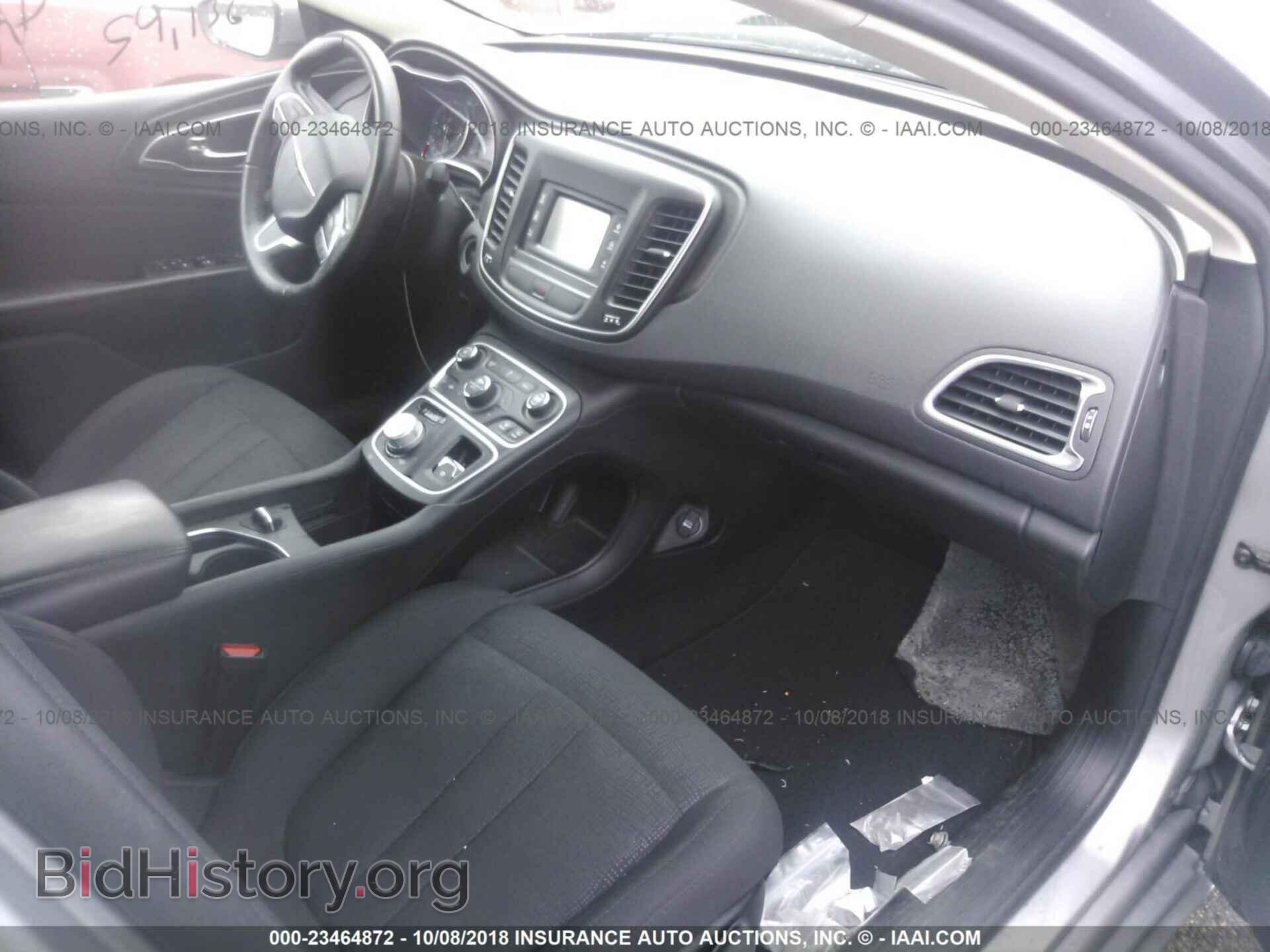 2015 Chrysler 200 - VIN: 1C3CCCAB5FN587978 - Photo 5
