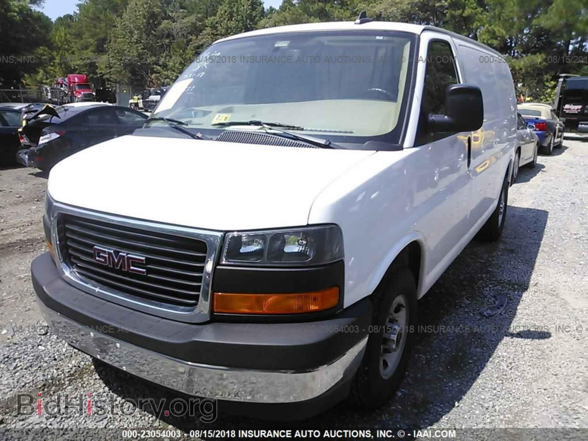 2017 GMC SAVANA - VIN: 1GTW7AFF0H1170033 - Photo 2