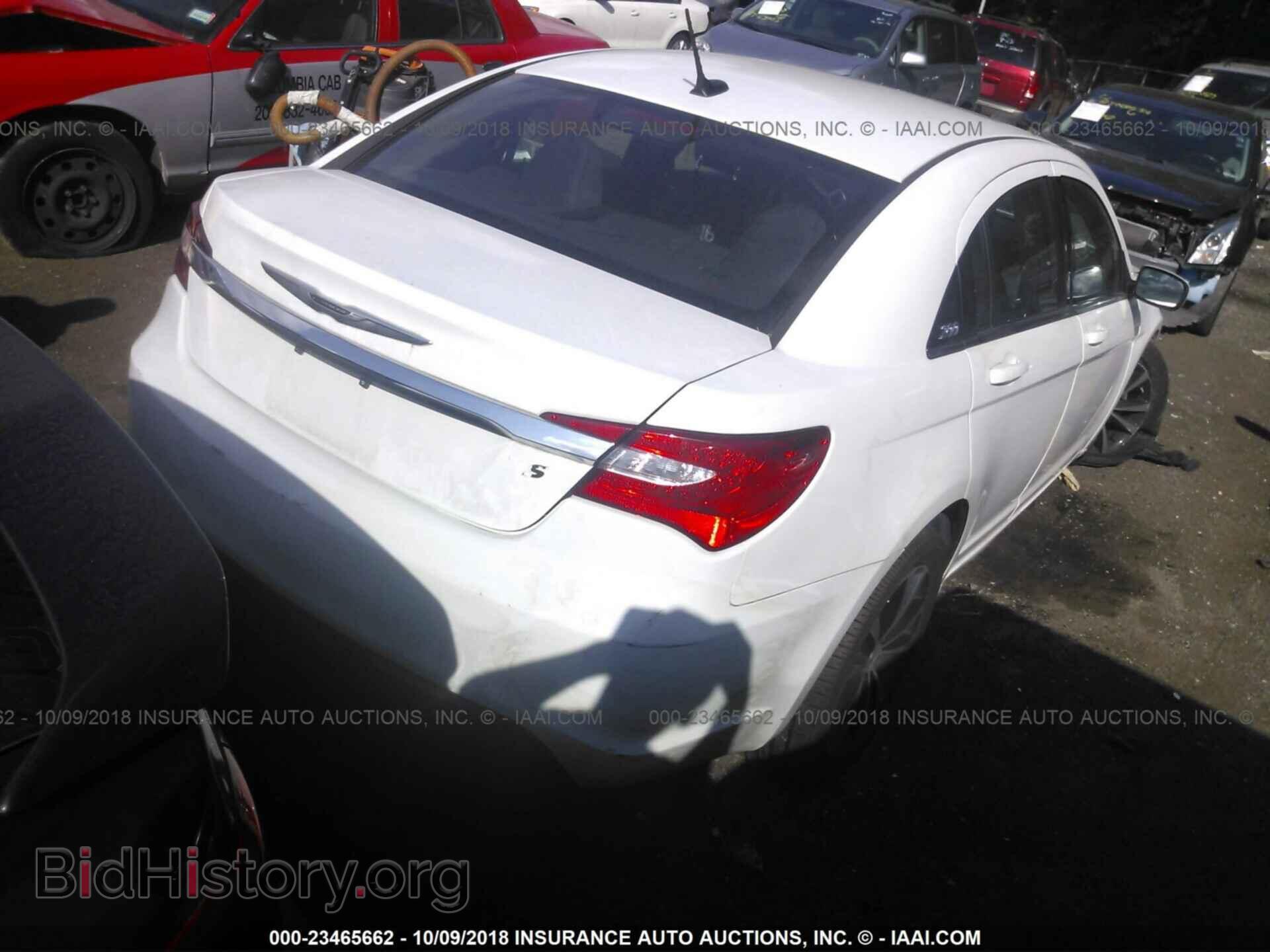2014 Chrysler 200 - VIN: 1C3CCBBG0EN150148 - Photo 4