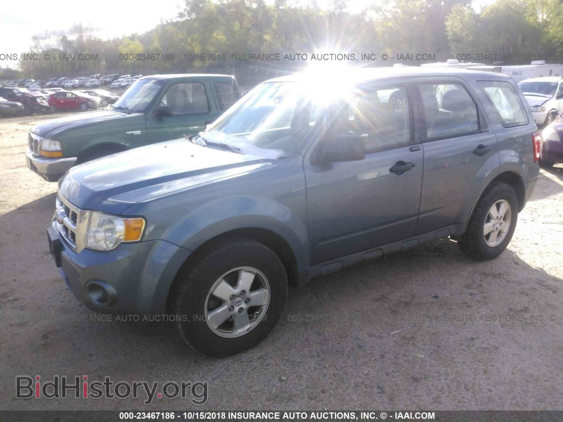 2011 Ford Escape - VIN: 1FMCU0C73BKB24244 - Photo 2