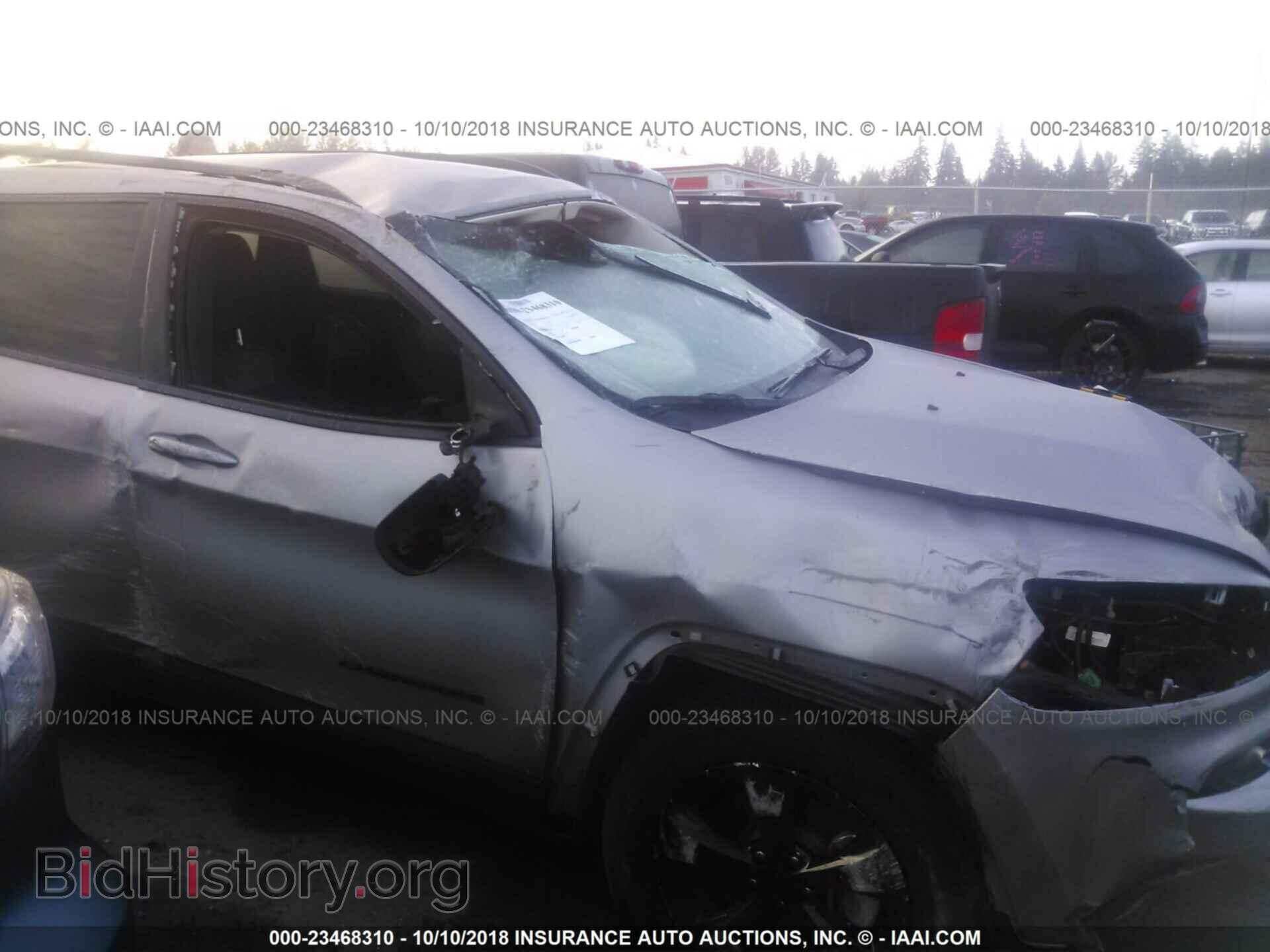 2018 Jeep Cherokee - VIN: 1C4PJMCB6JD592983 - Фото 6