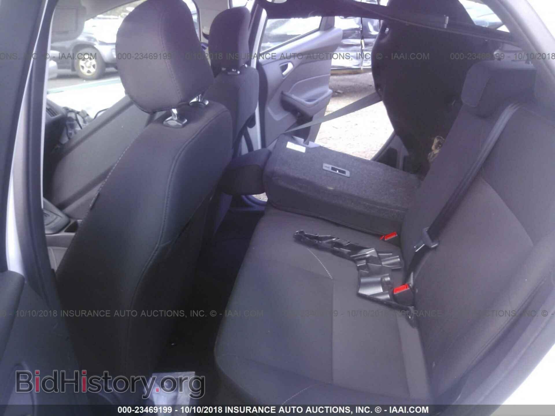 2016 Ford Focus - VIN: 1FADP3K29GL364042 - Photo 8