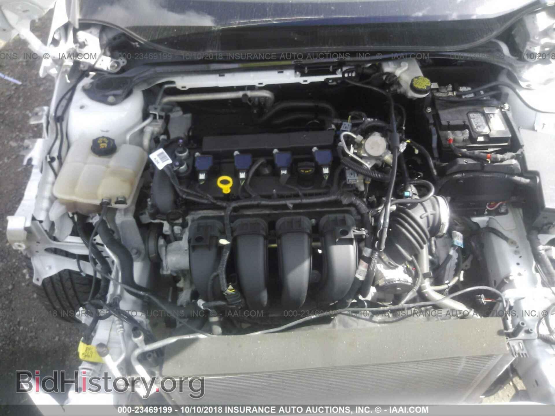 2016 Ford Focus - VIN: 1FADP3K29GL364042 - Photo 10