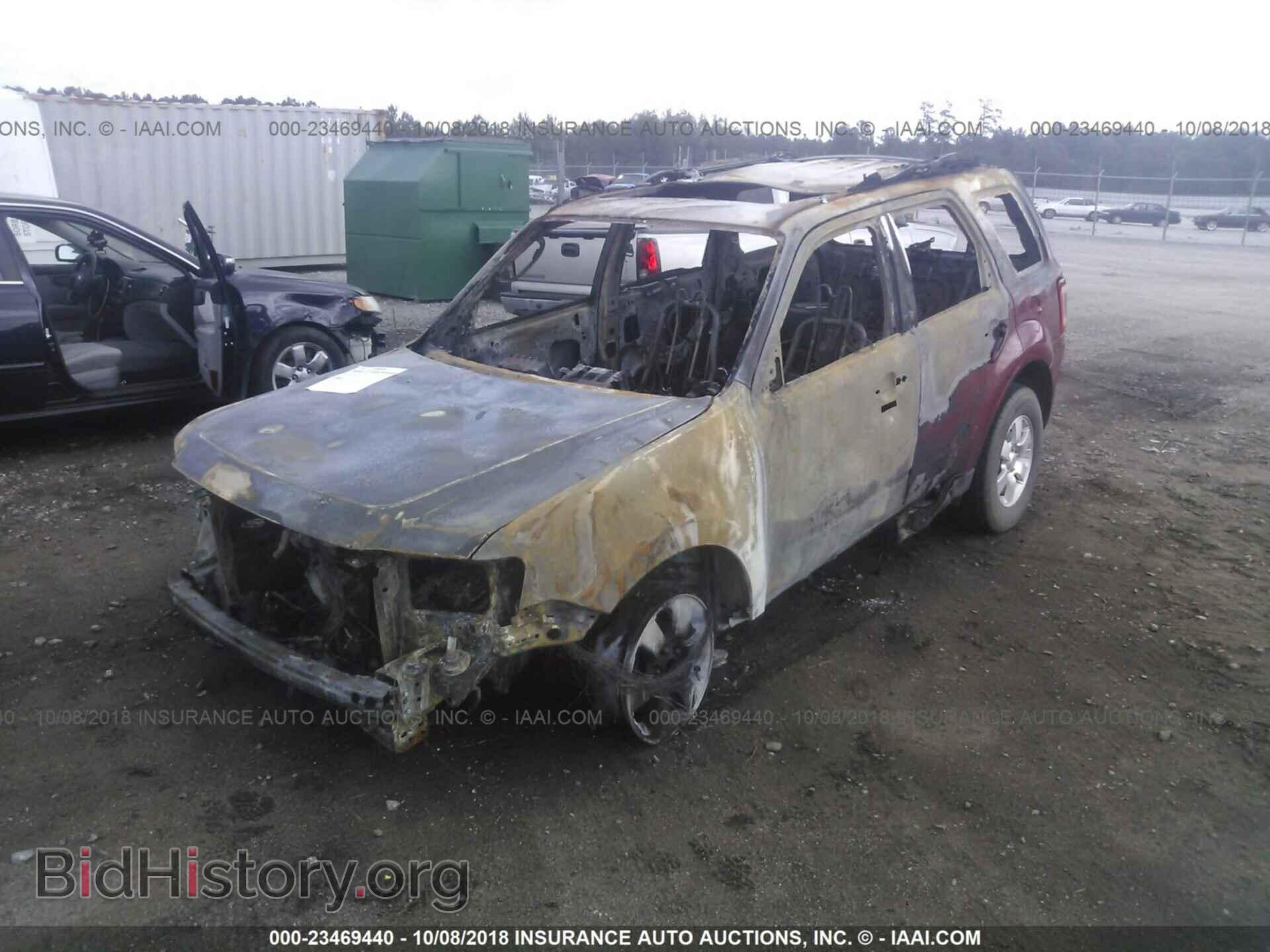 2011 Ford Escape - VIN: 1FMCU9EG9BKB22130 - Photo 2