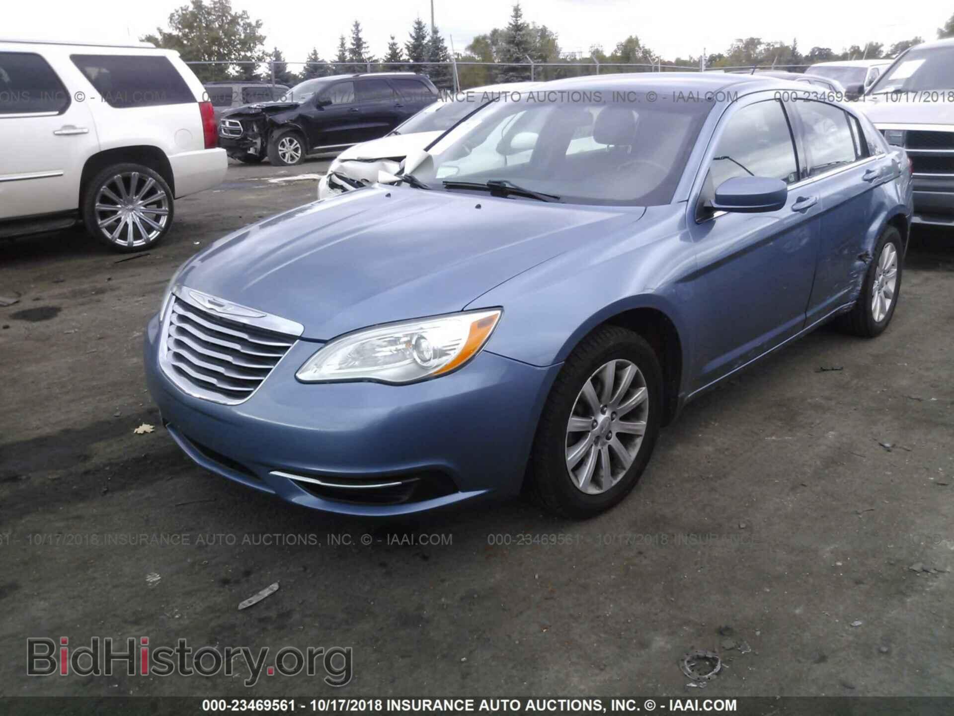 2011 CHRYSLER 200 - VIN: 1C3BC1FB5BN626023 - Photo 2