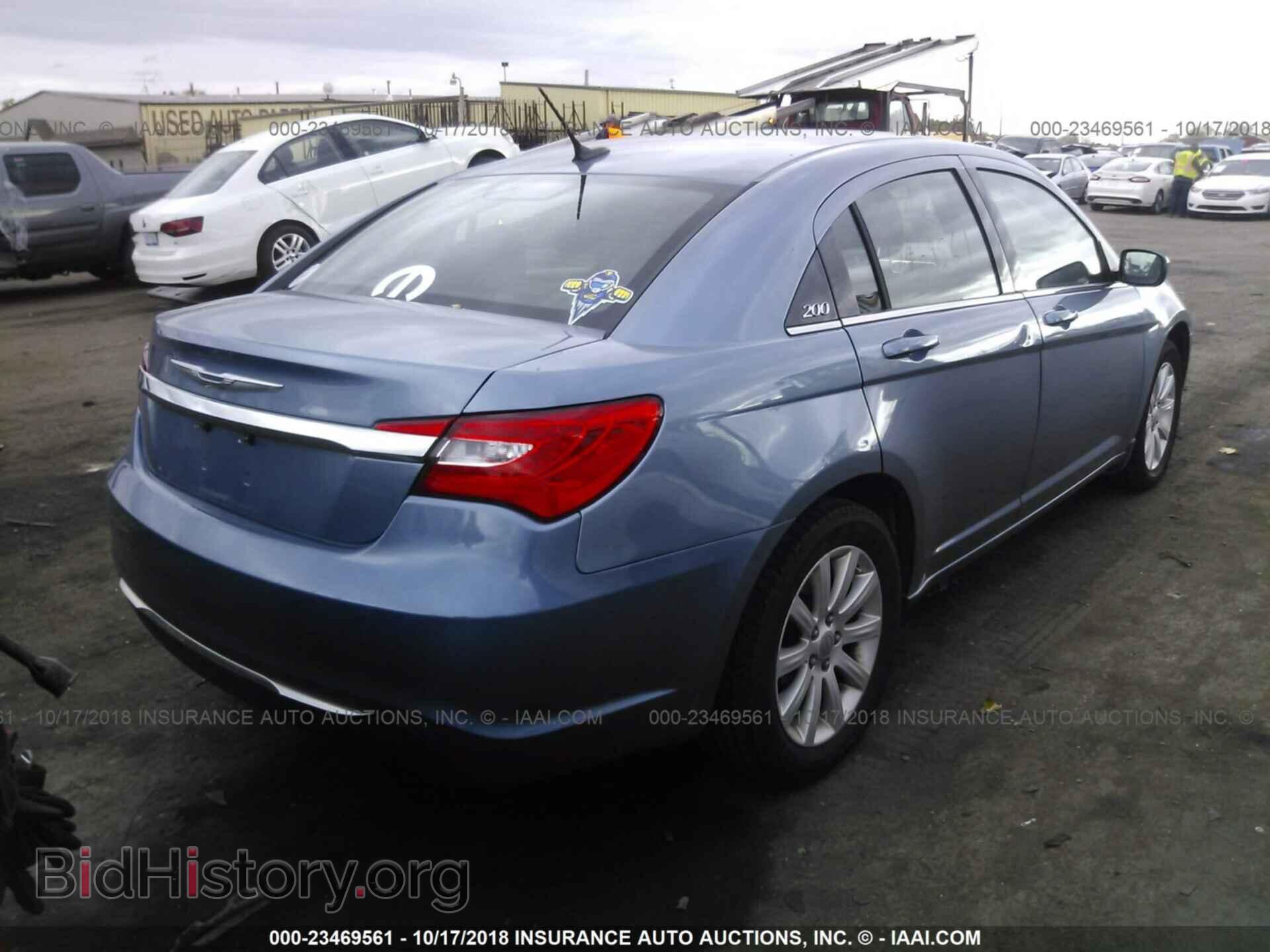2011 CHRYSLER 200 - VIN: 1C3BC1FB5BN626023 - Photo 4