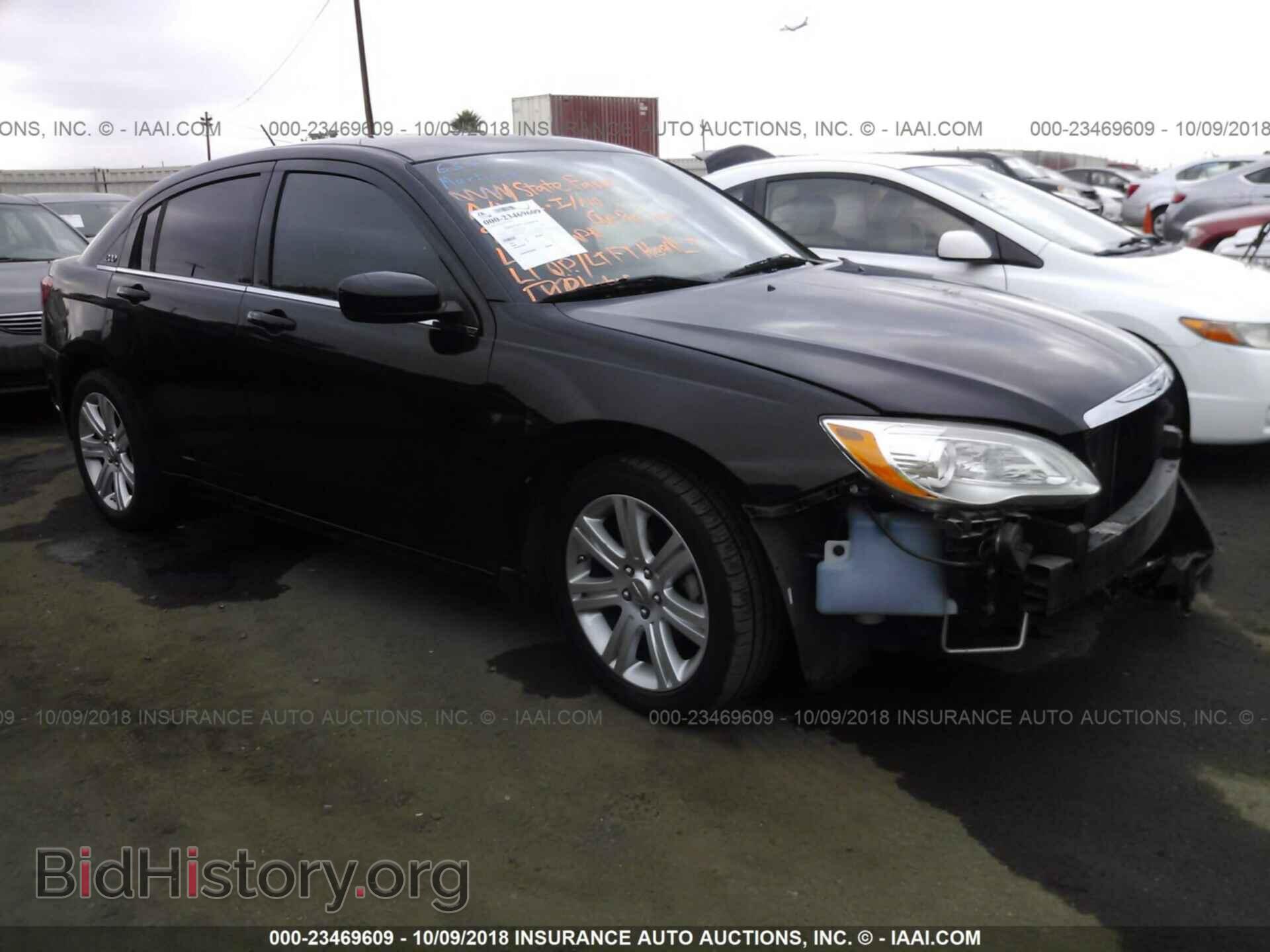 Photo 1C3CCBAB8DN761517 - Chrysler 200 2013
