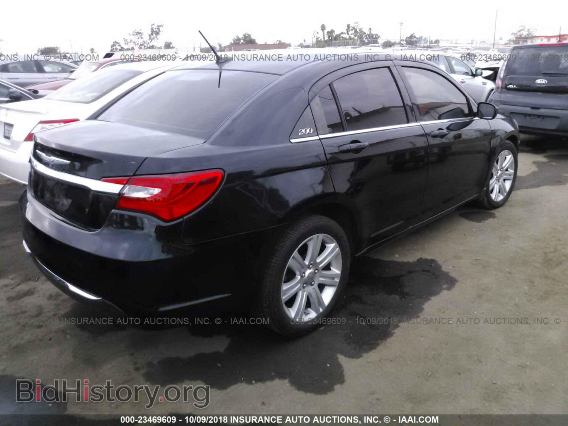 2013 Chrysler 200 - VIN: 1C3CCBAB8DN761517 - Photo 4