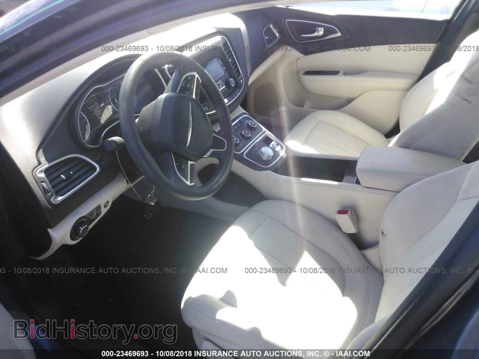 2015 Chrysler 200 - VIN: 1C3CCCFB2FN567812 - Photo 5
