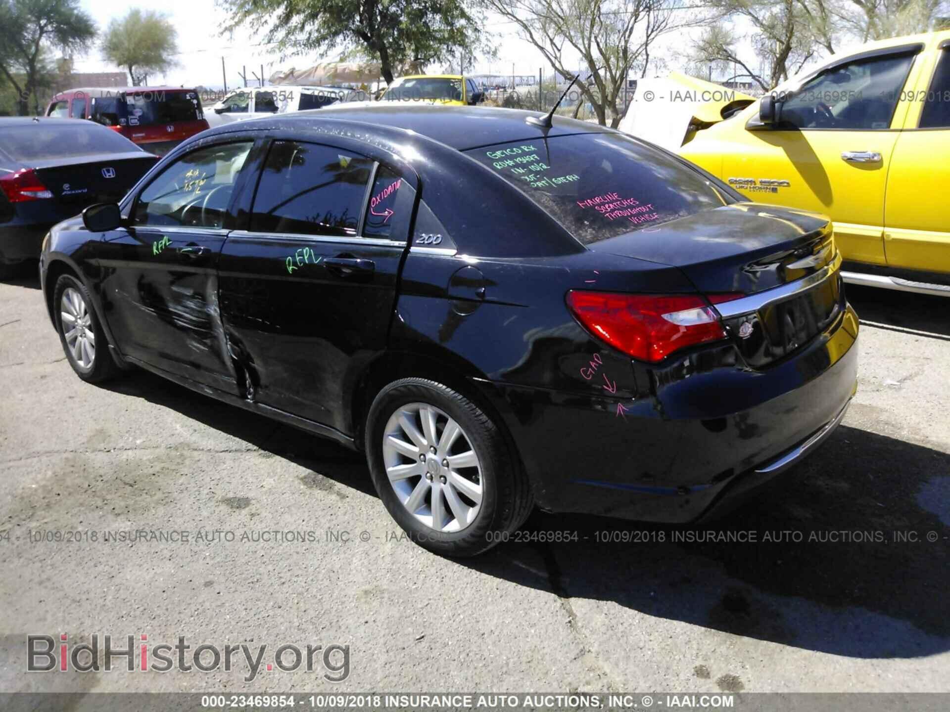 2013 Chrysler 200 - VIN: 1C3CCBBB4DN538812 - Фото 3