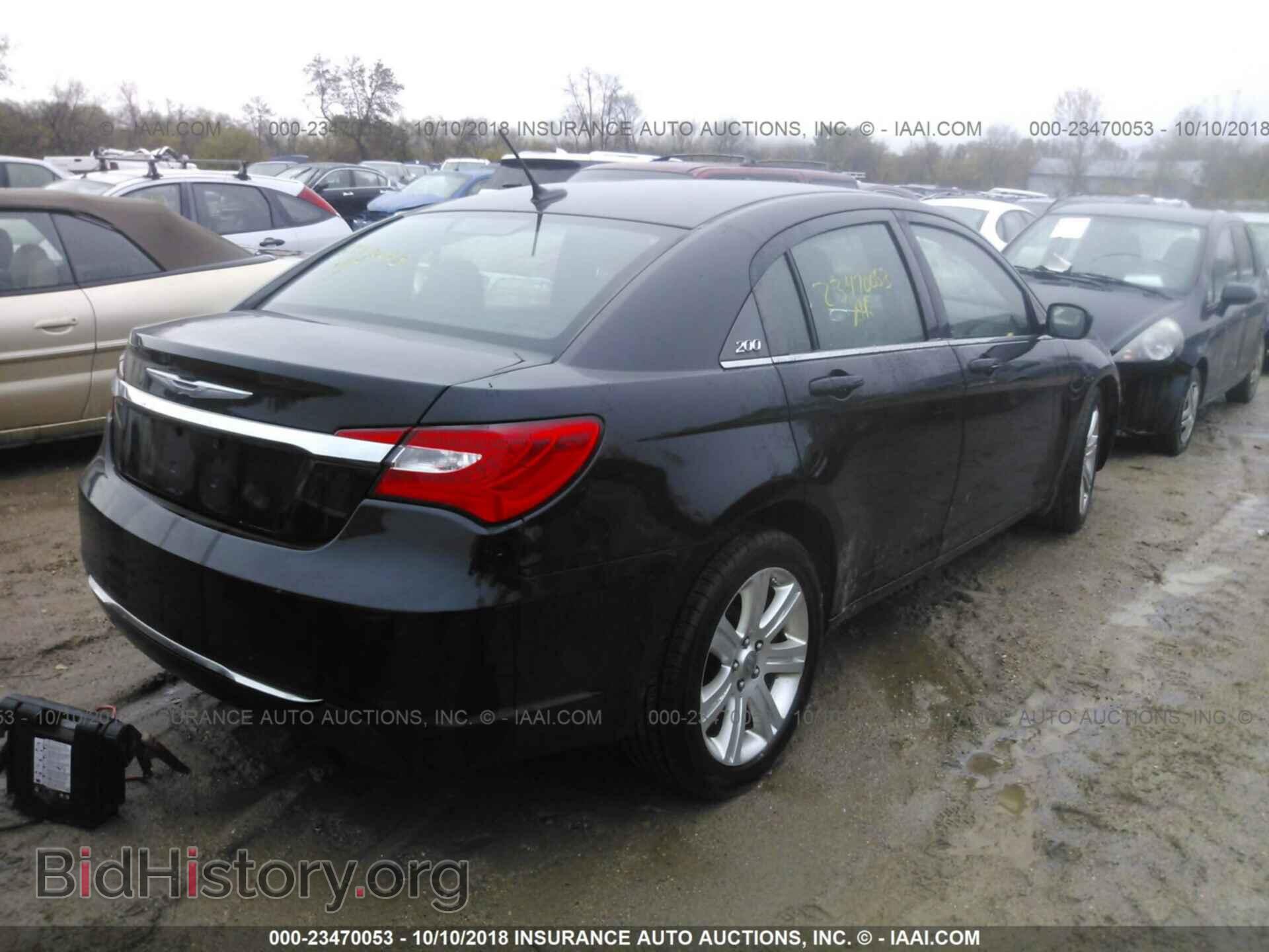 2013 Chrysler 200 - VIN: 1C3CCBAB0DN685677 - Photo 4