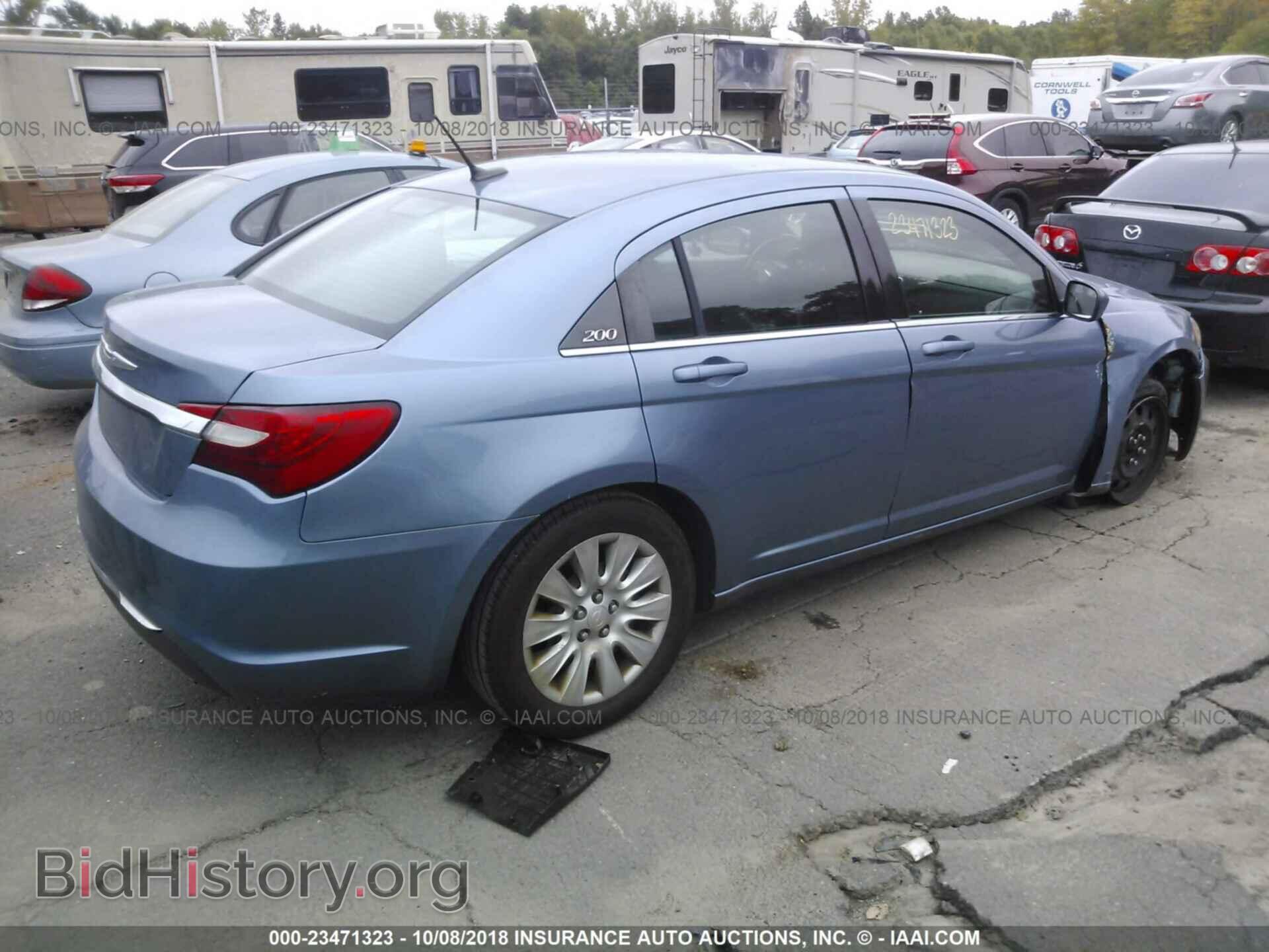 2011 Chrysler 200 - VIN: 1C3BC4FB9BN588832 - Photo 4