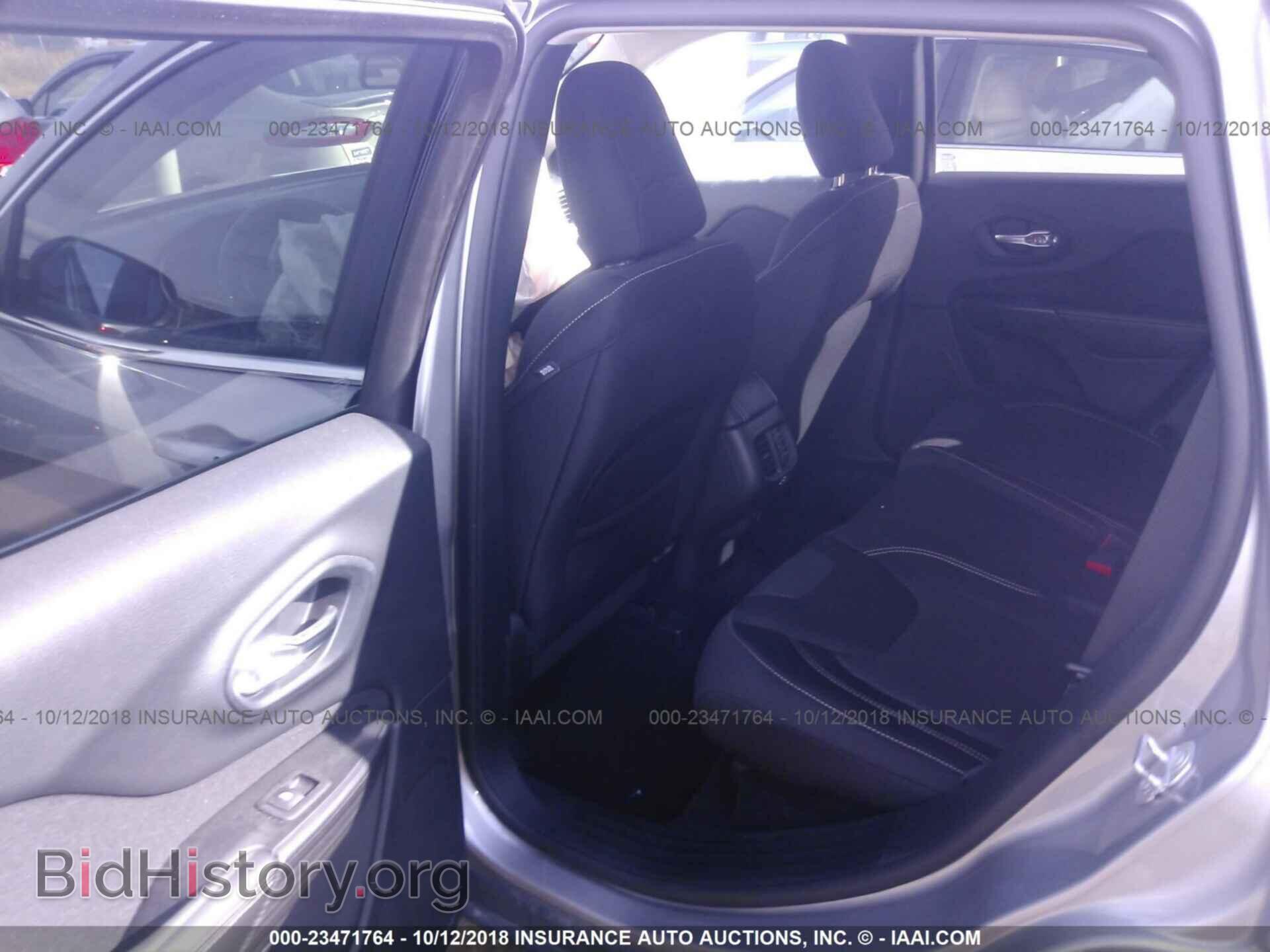 2015 Jeep Cherokee - VIN: 1C4PJMCS8FW595458 - Photo 8