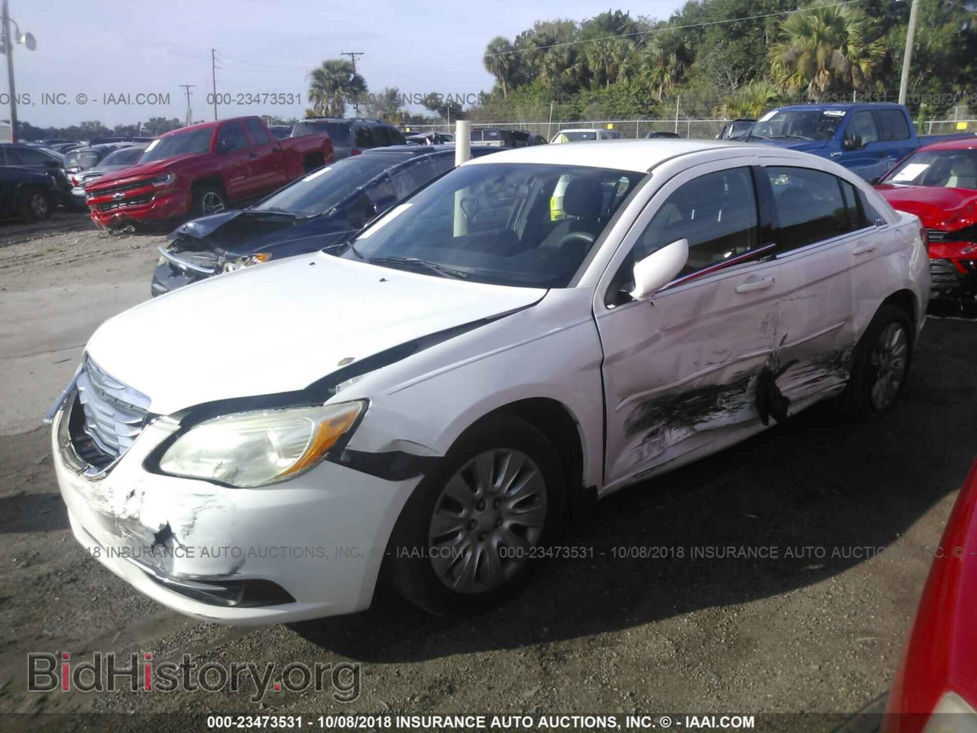 2011 Chrysler 200 - VIN: 1C3BC4FB4BN521328 - Фото 2
