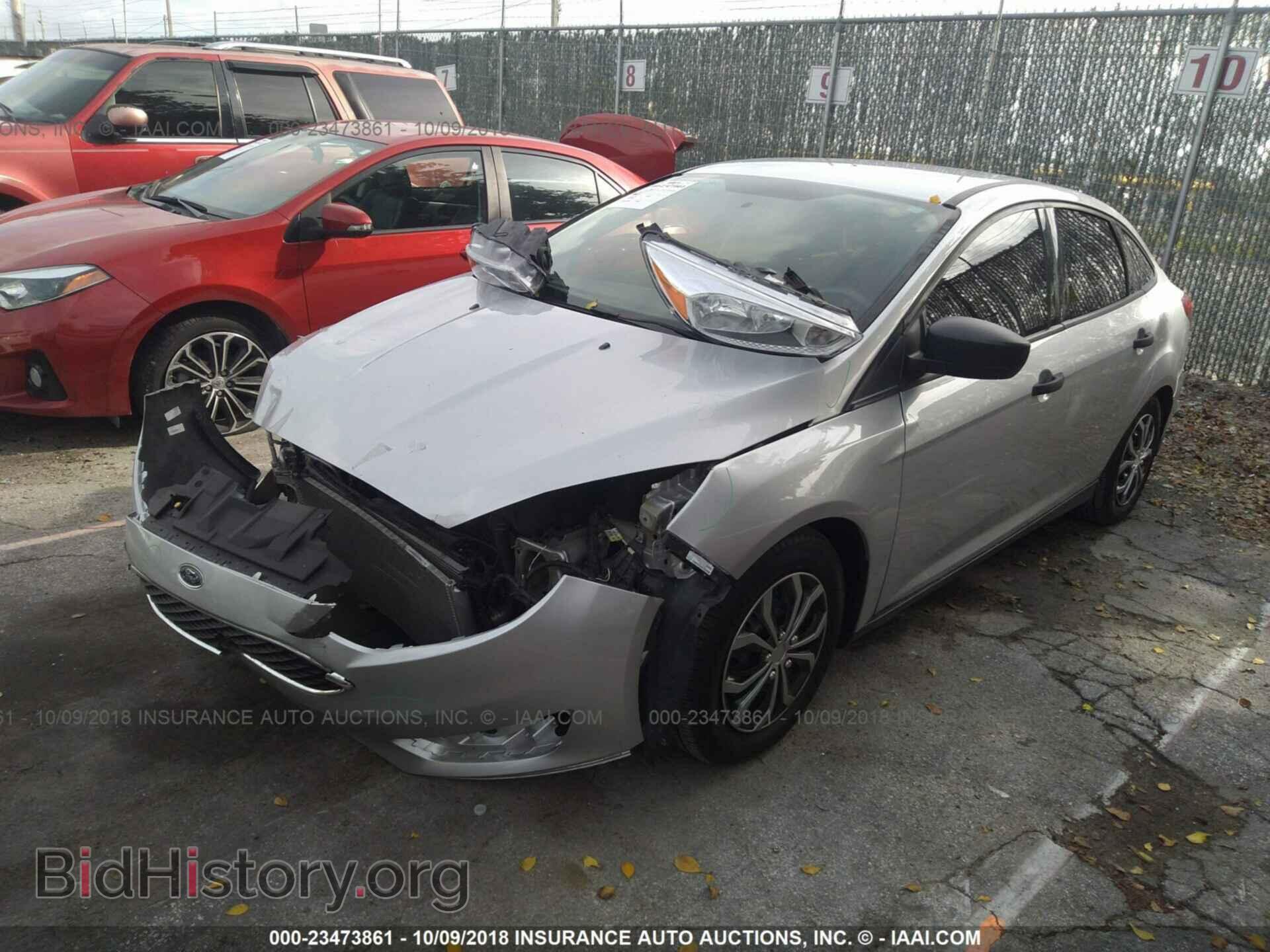 2015 Ford Focus - VIN: 1FADP3E23FL280745 - Photo 2