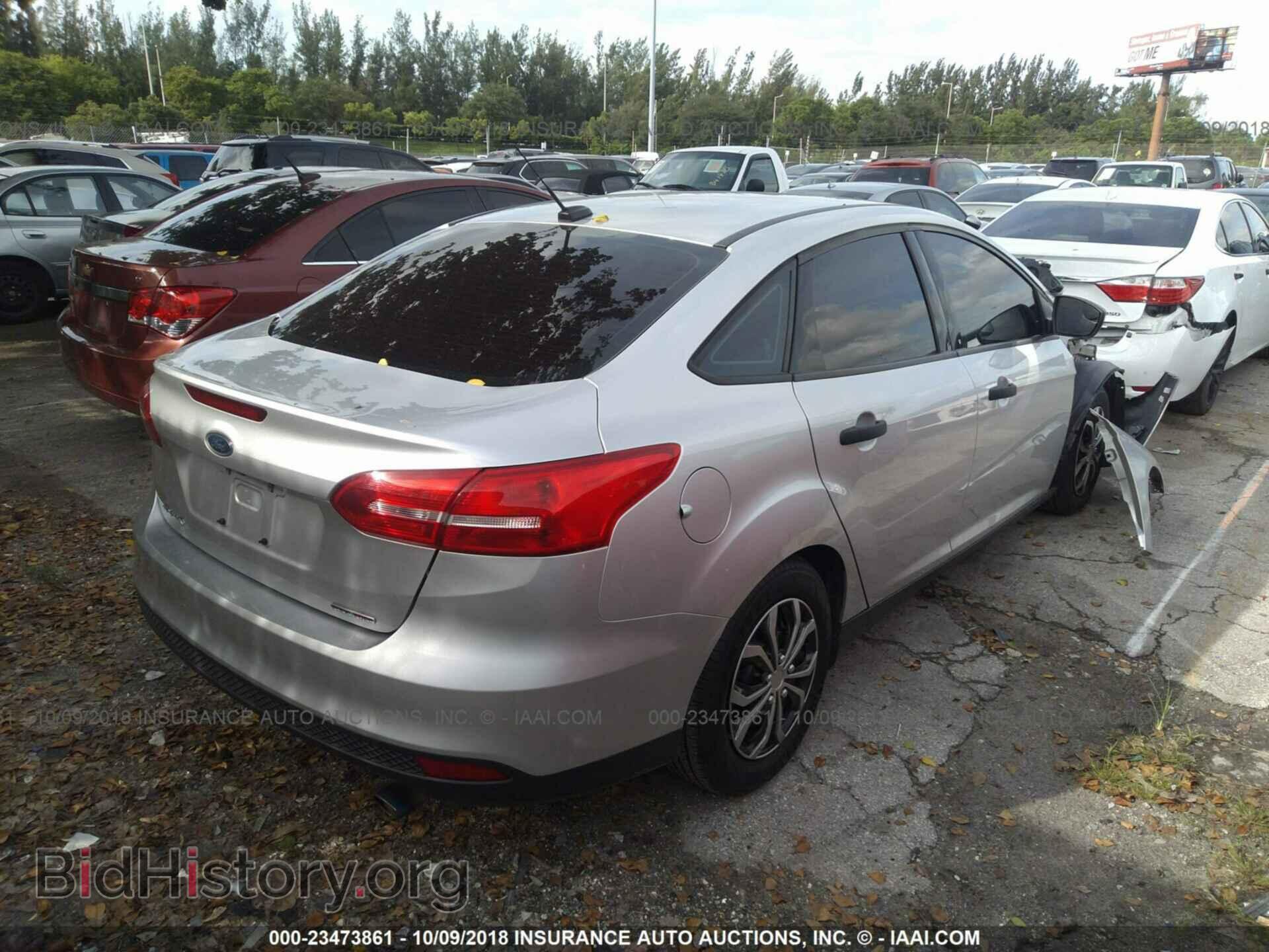 2015 Ford Focus - VIN: 1FADP3E23FL280745 - Photo 4