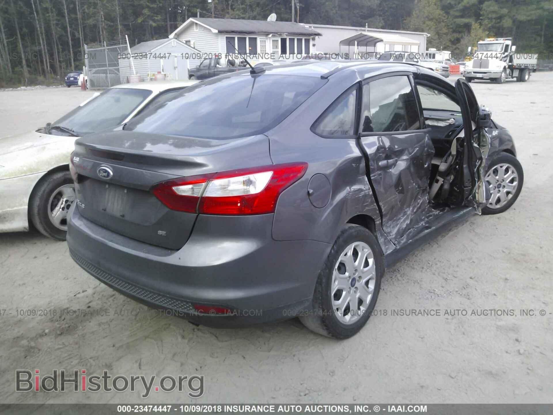 2012 Ford Focus - VIN: 1FAHP3F27CL225386 - Photo 4