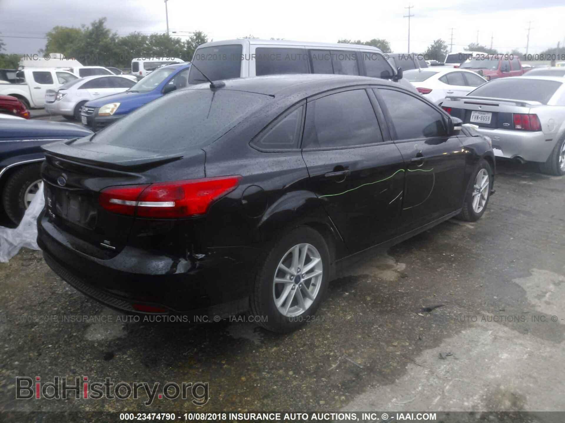 2016 Ford Focus - VIN: 1FADP3F20GL229834 - Photo 4