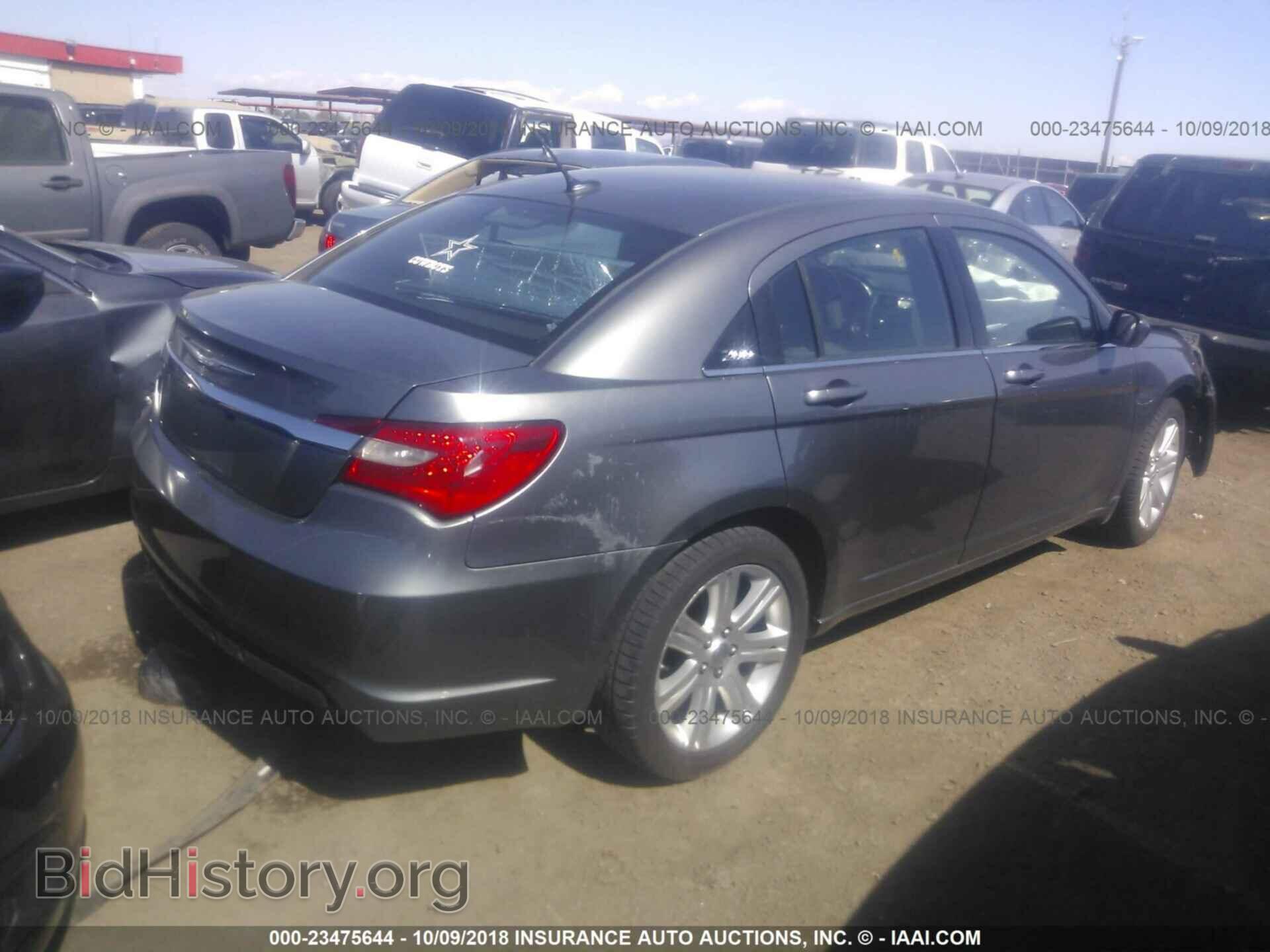 2013 Chrysler 200 - VIN: 1C3CCBAB7DN660369 - Фото 4
