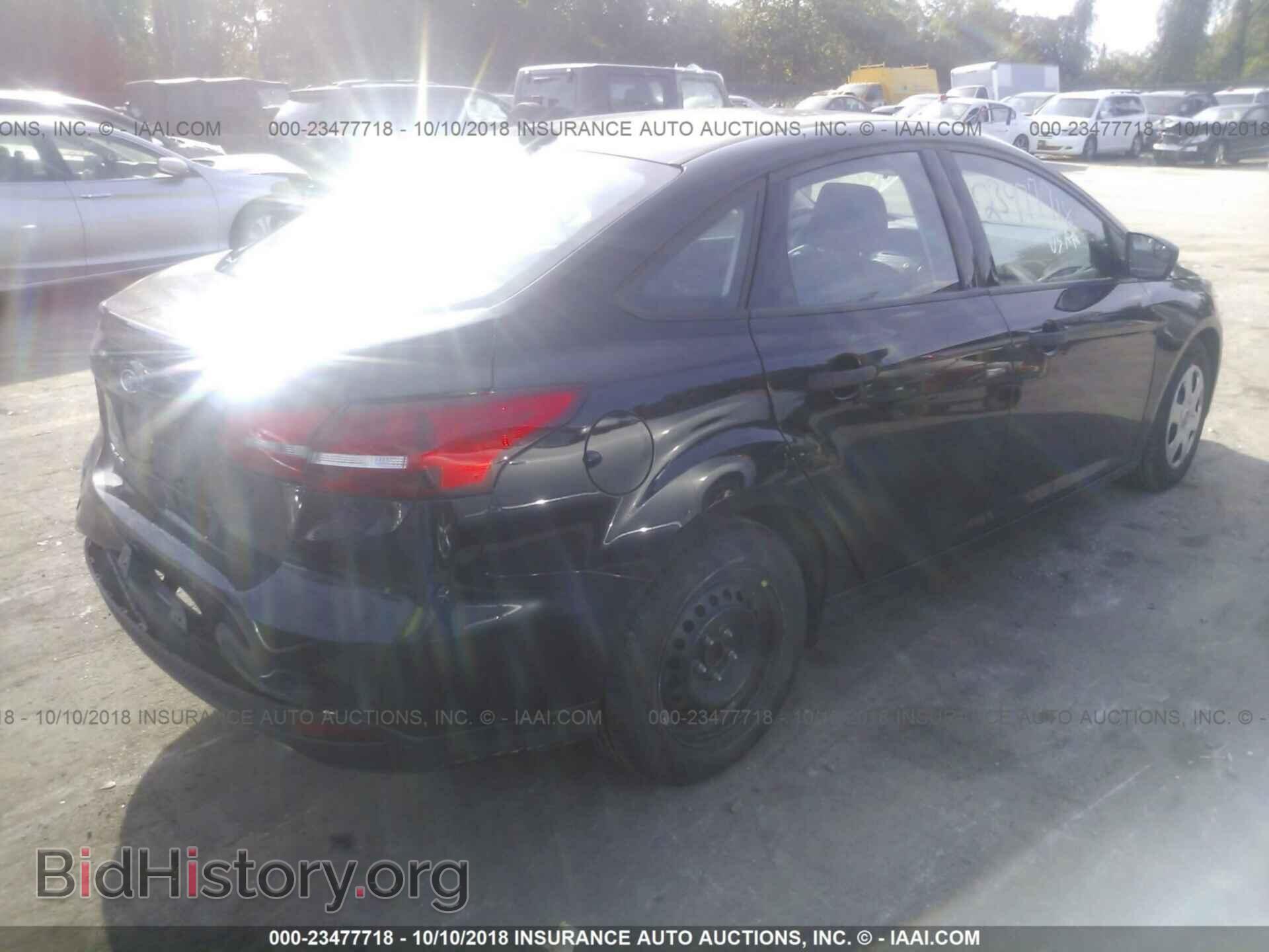 2017 Ford Focus - VIN: 1FADP3E27HL202567 - Фото 4