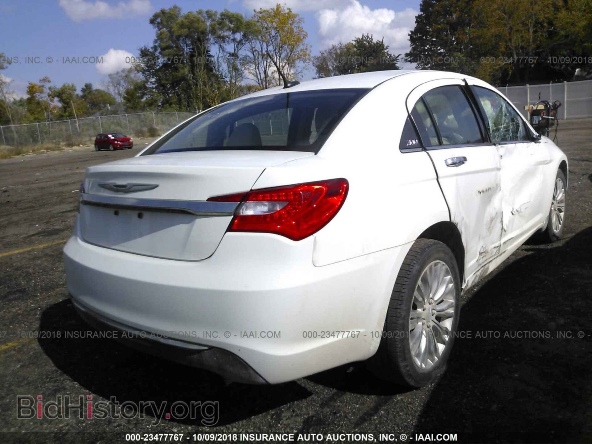 2011 Chrysler 200 - VIN: 1C3BC2FB6BN548356 - Фото 4