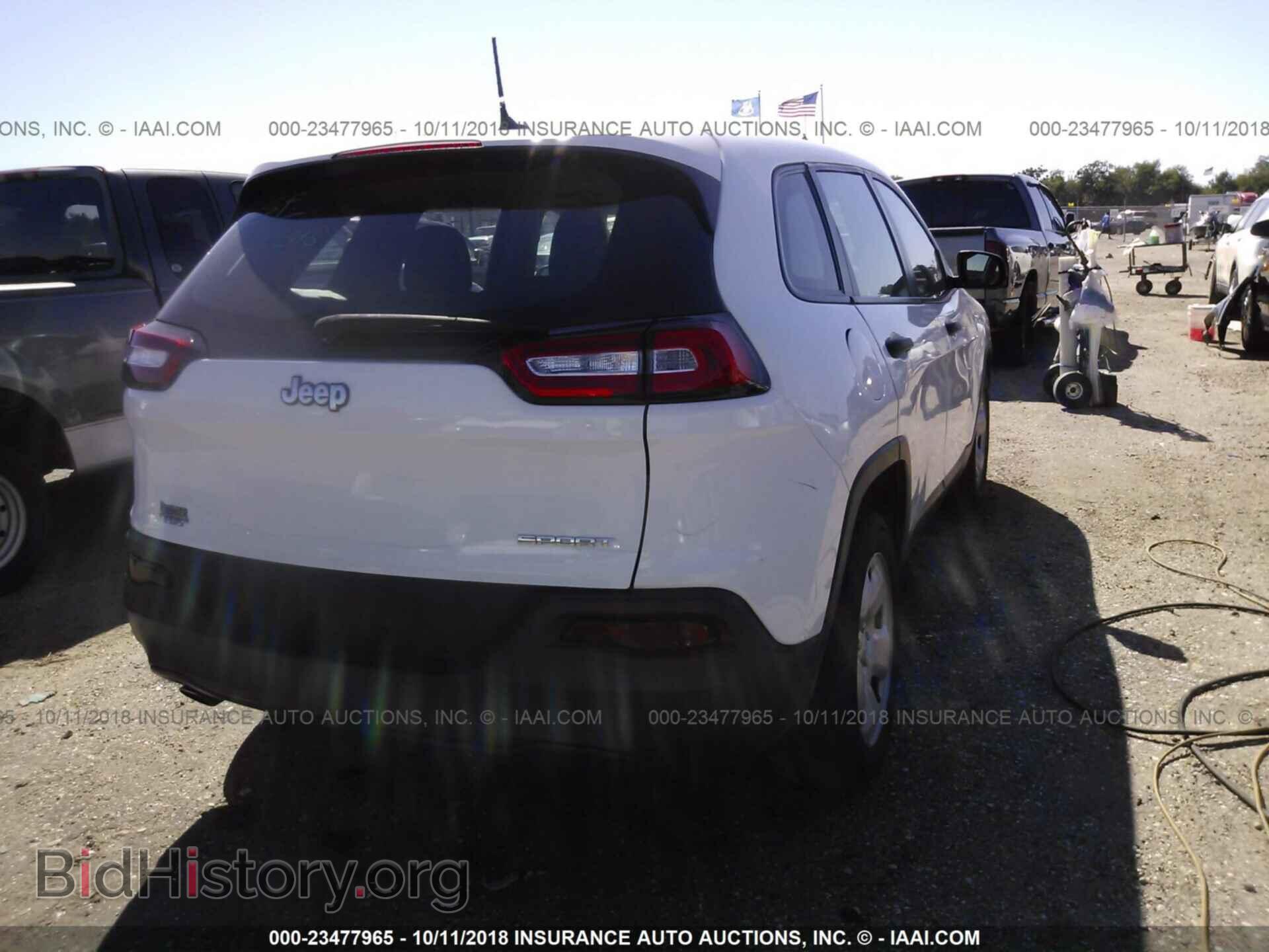 2014 Jeep Cherokee - VIN: 1C4PJLAB8EW283488 - Photo 4